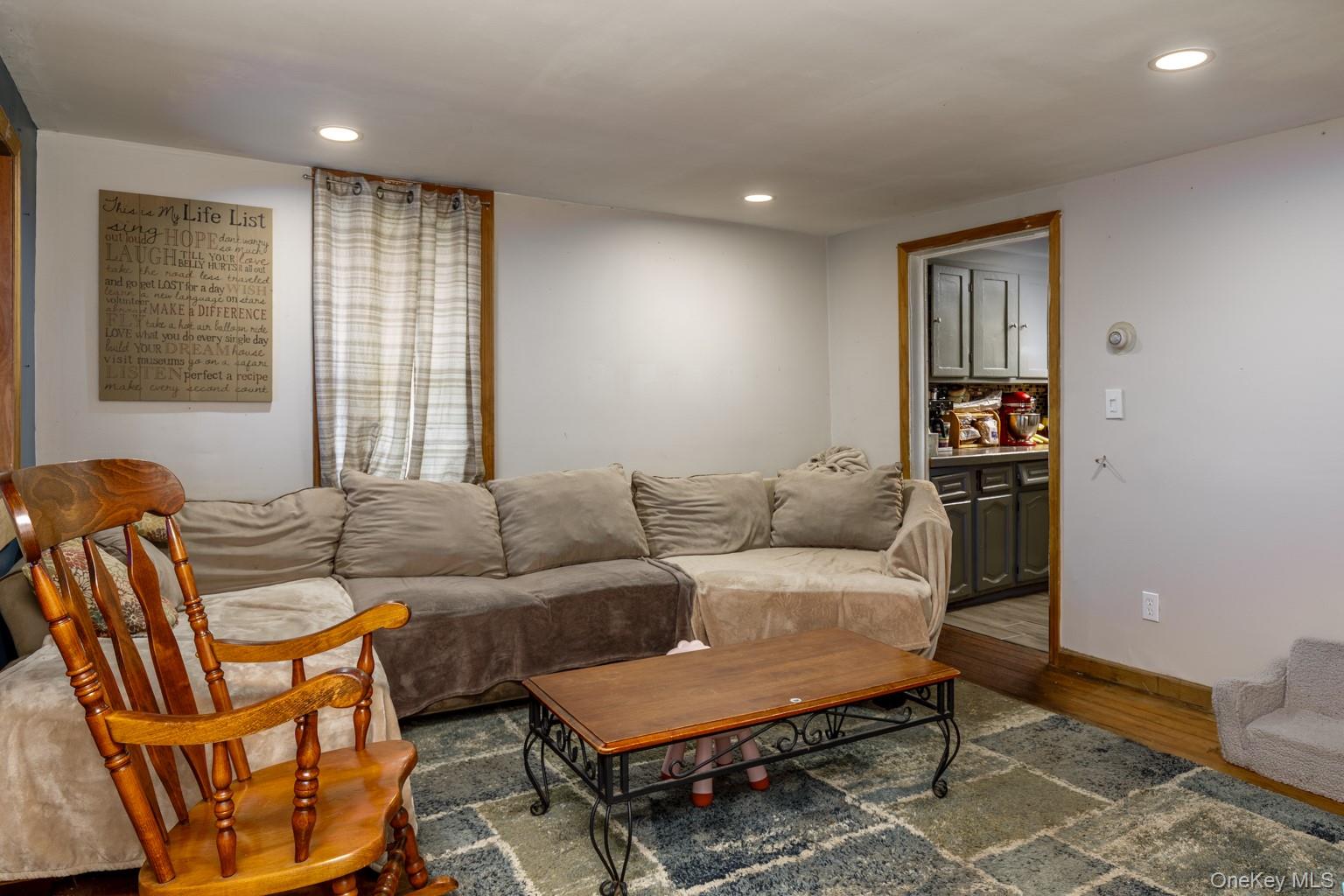 21 3rd Avenue – For Sale photo 4