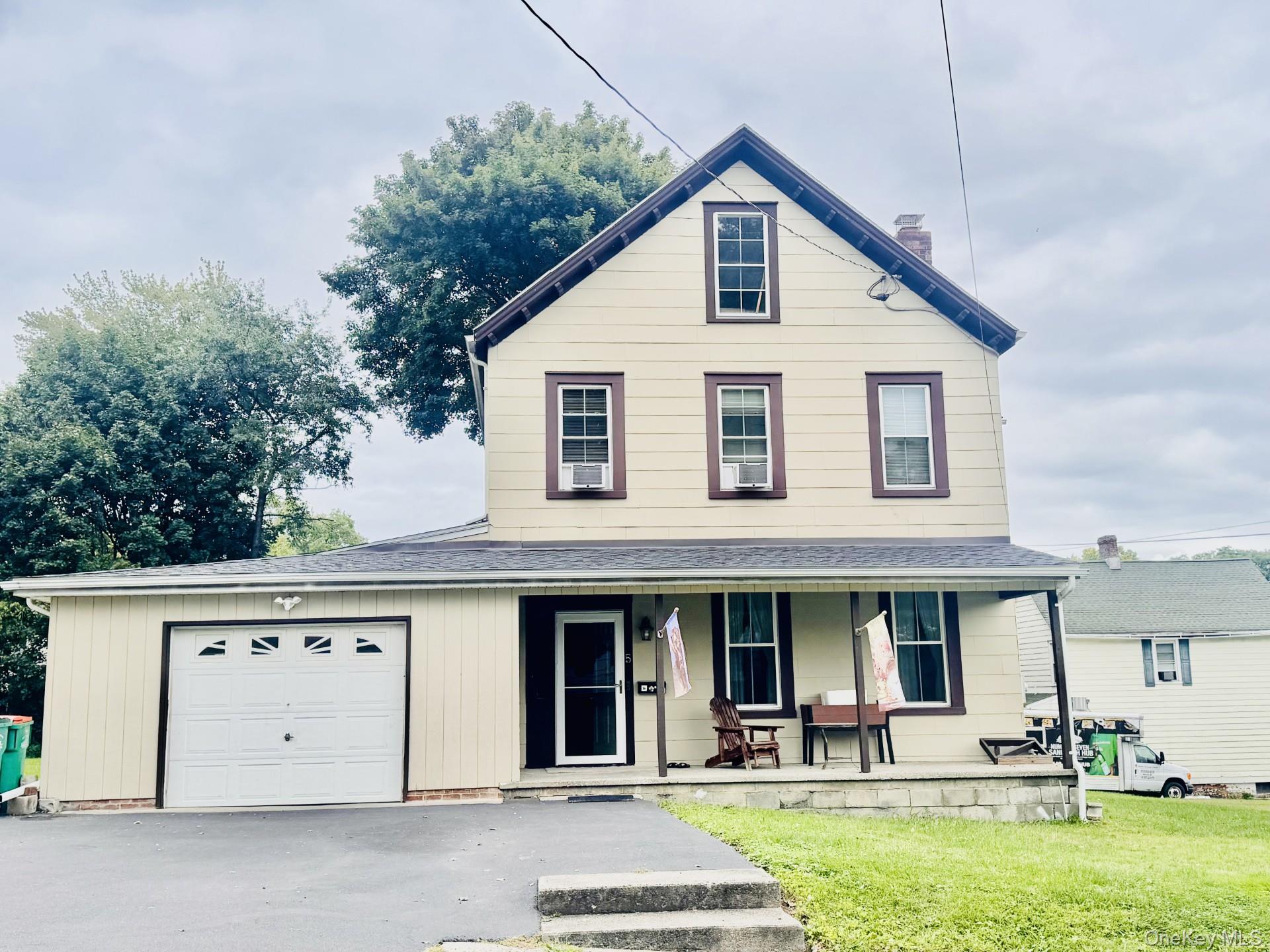 5 Lincoln Avenue, Unit 2 photo 2