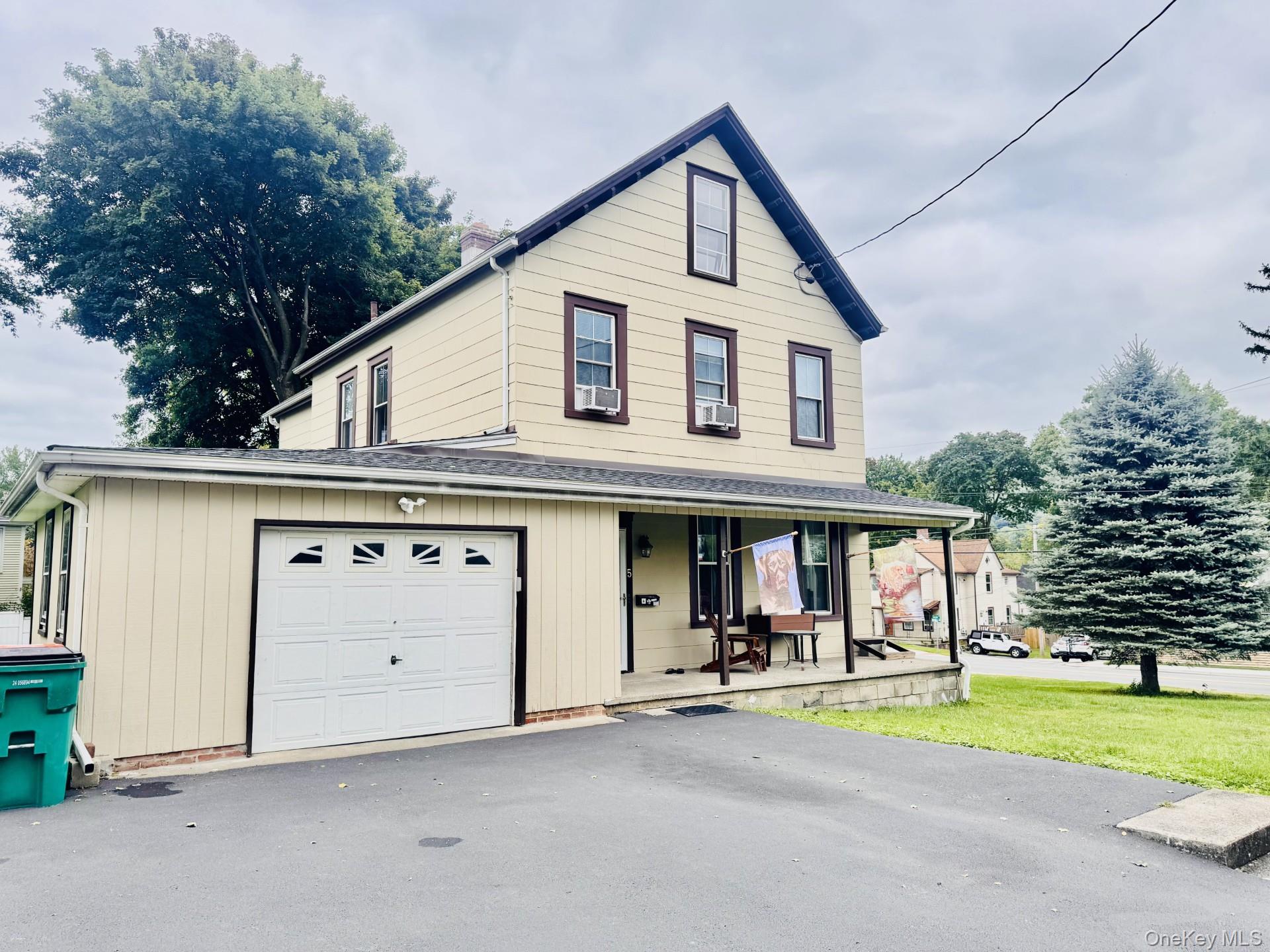 5 Lincoln Avenue, Unit 2