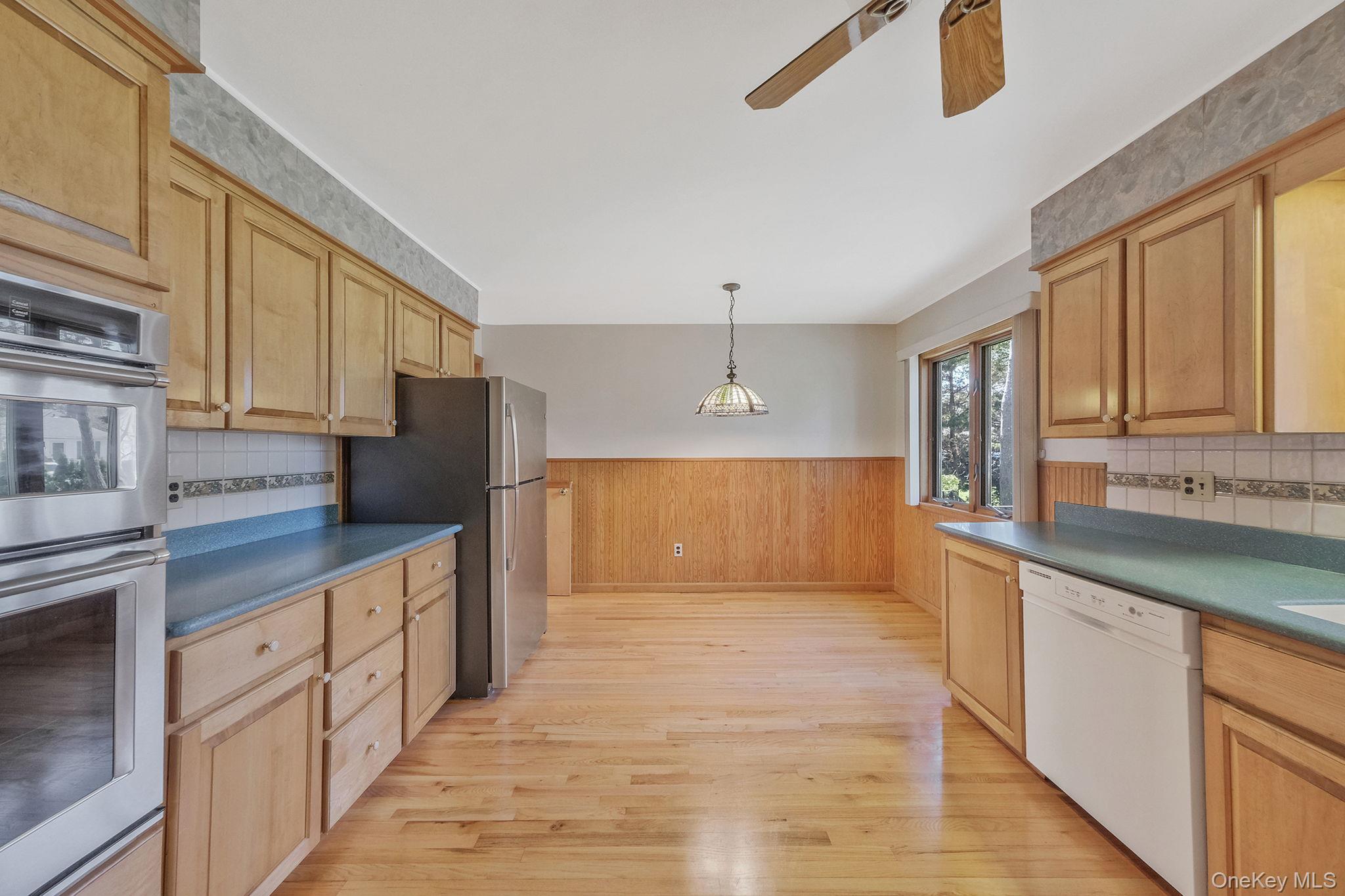 223 Connetquot Road – For Sale photo 16