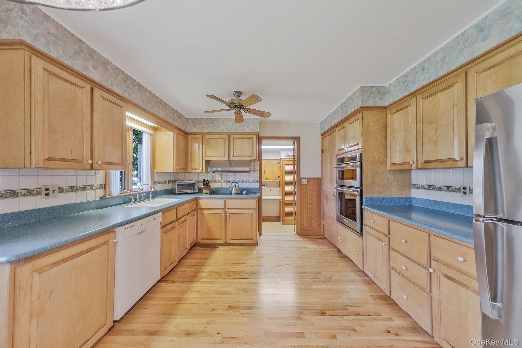 223 Connetquot Road – For Sale photo 14
