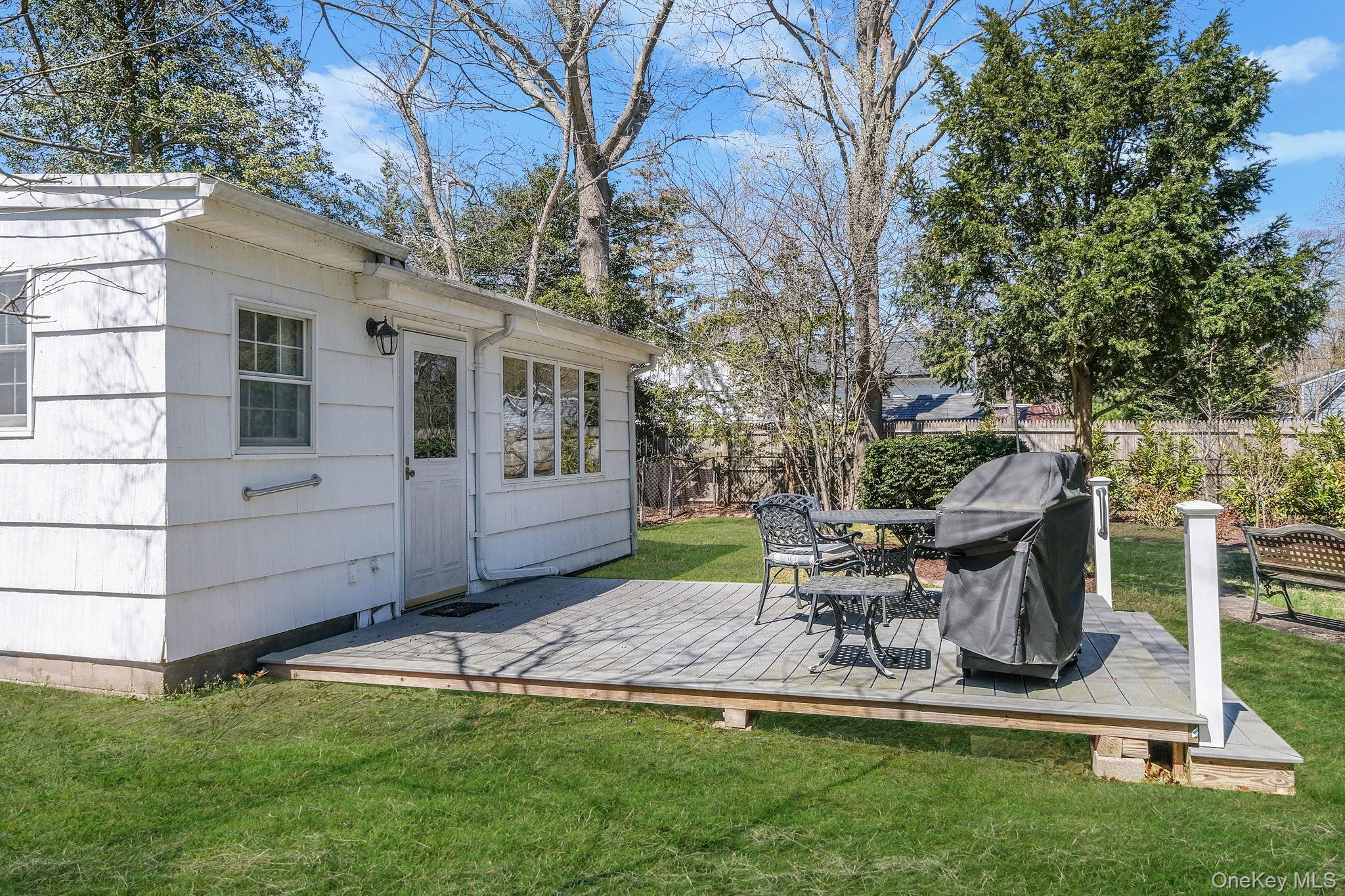 223 Connetquot Road – For Sale photo 11