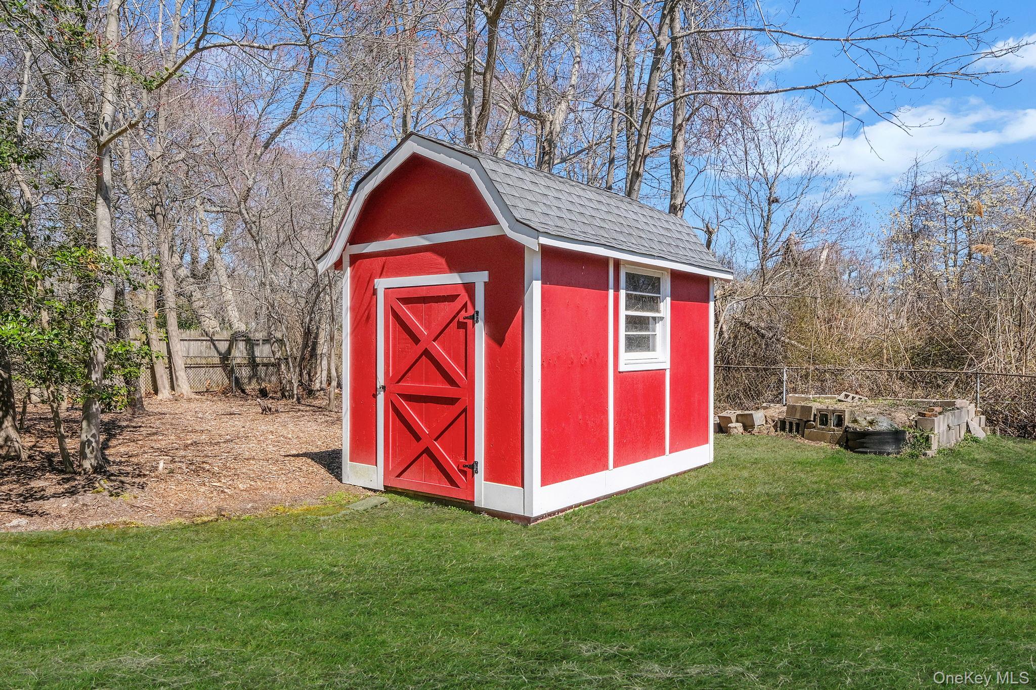 223 Connetquot Road – For Sale photo 9