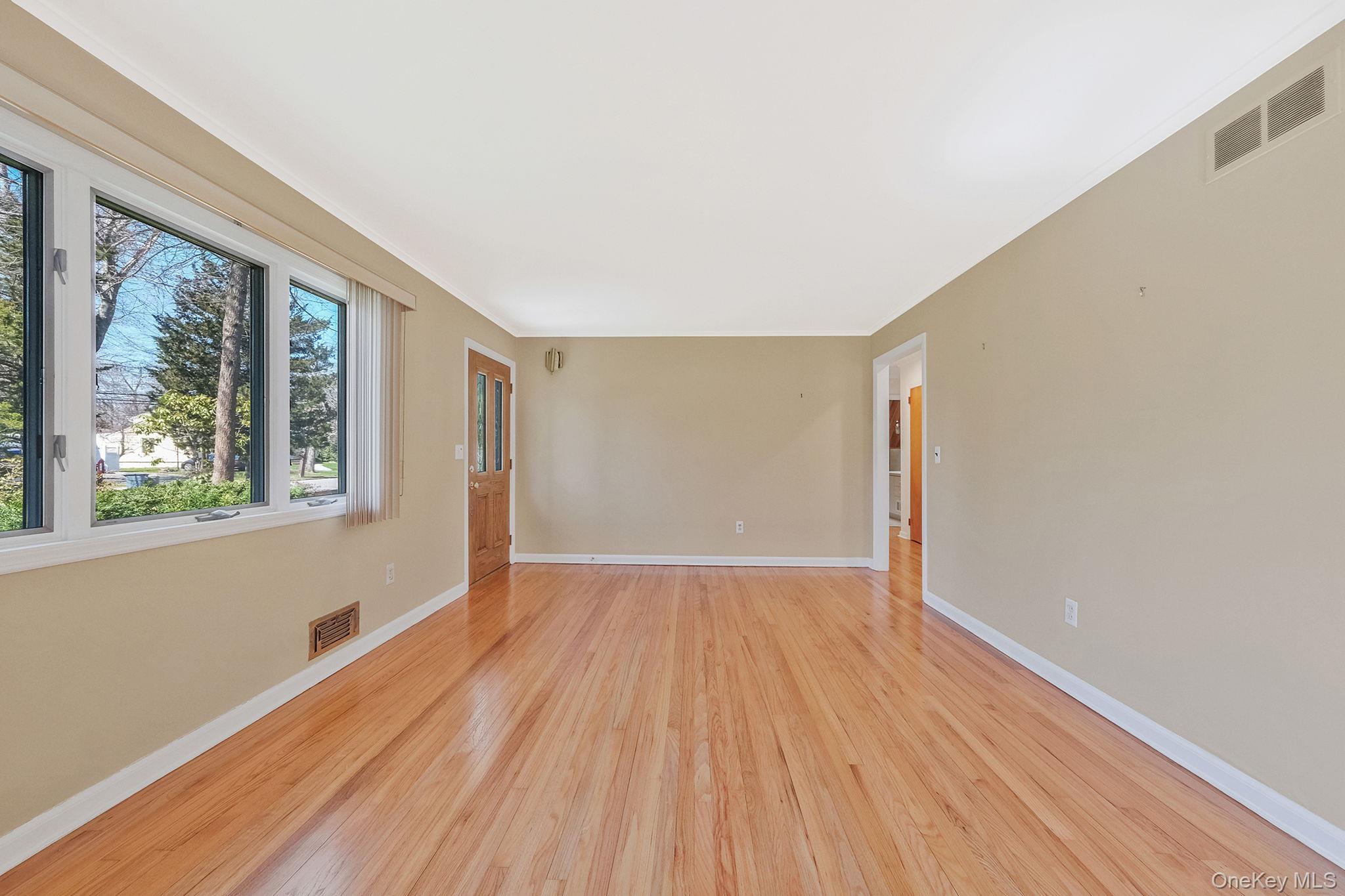 223 Connetquot Road – For Sale photo 21