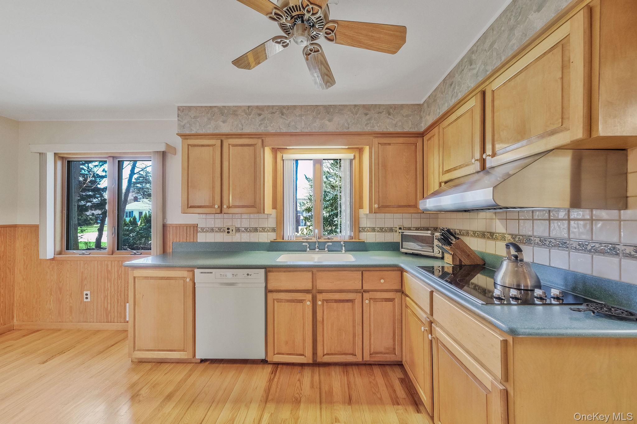 223 Connetquot Road – For Sale photo 15