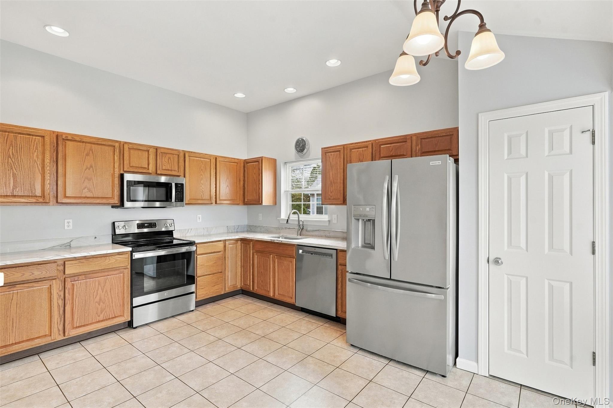 60 Tee Lane – For Sale photo 14