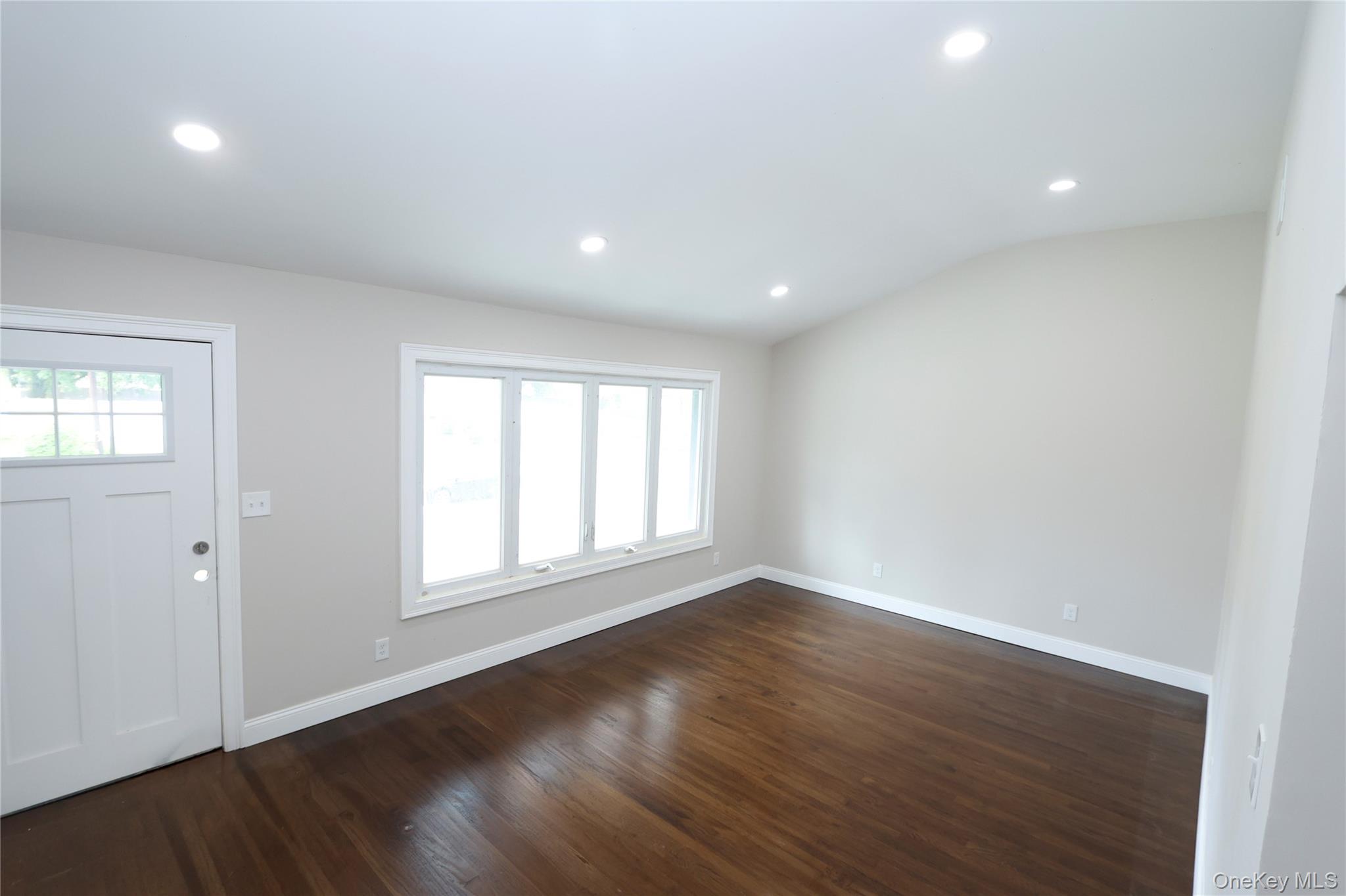1537 Agate Street – For Sale photo 5