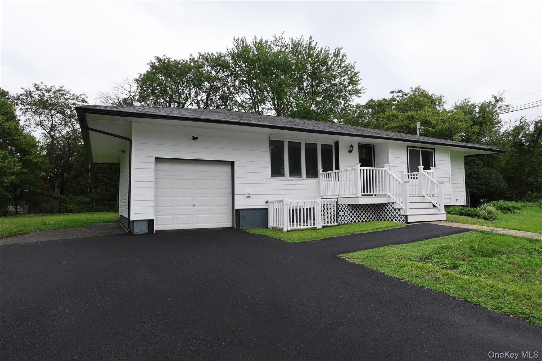 1537 Agate Street – For Sale photo 2