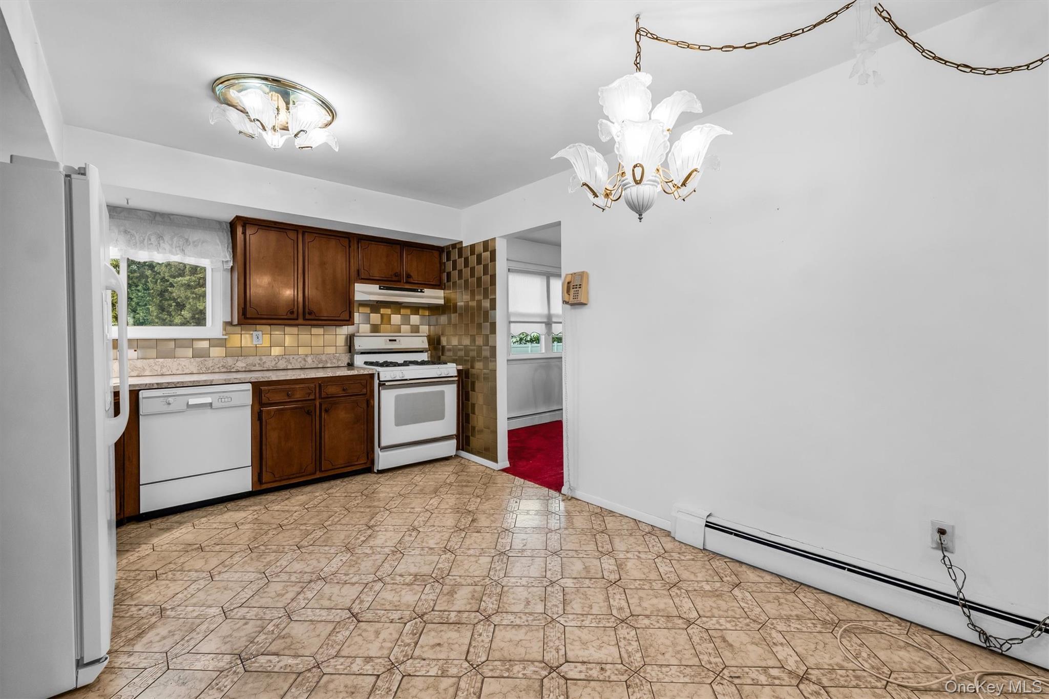 25 Sherry Lane – For Sale photo 6