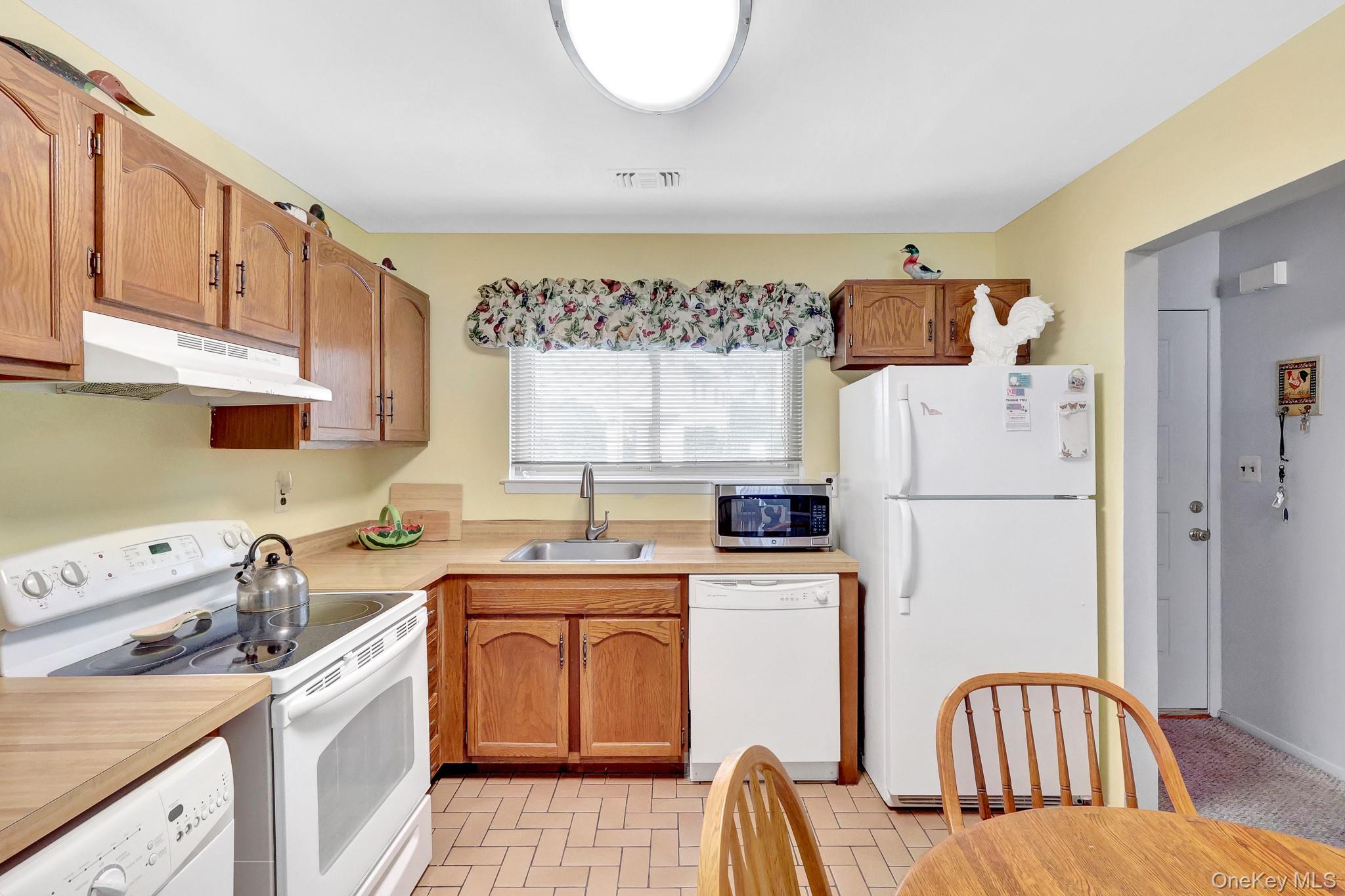 650 Newbridge Road, Unit #53 photo 11