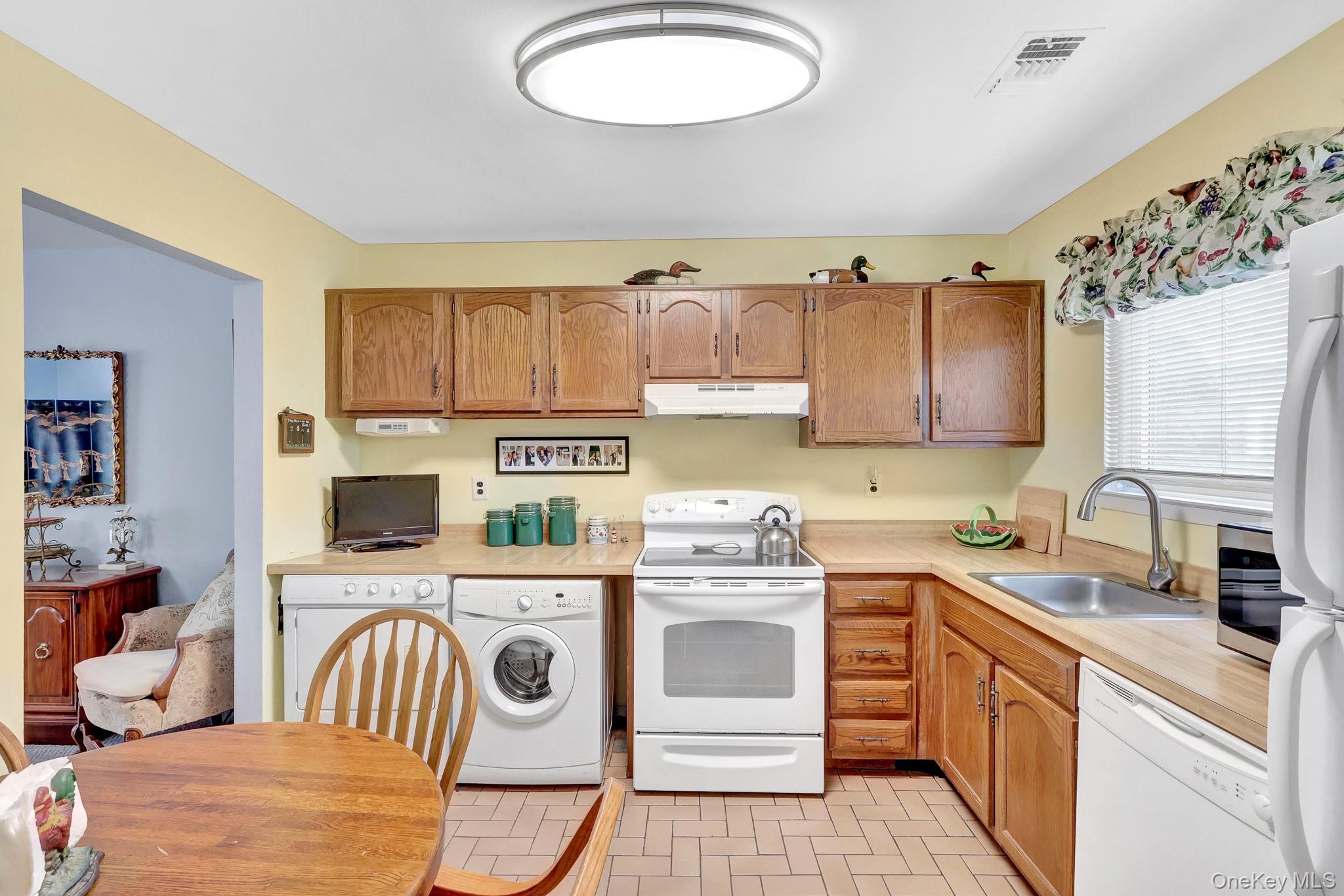 650 Newbridge Road, Unit #53 photo 10