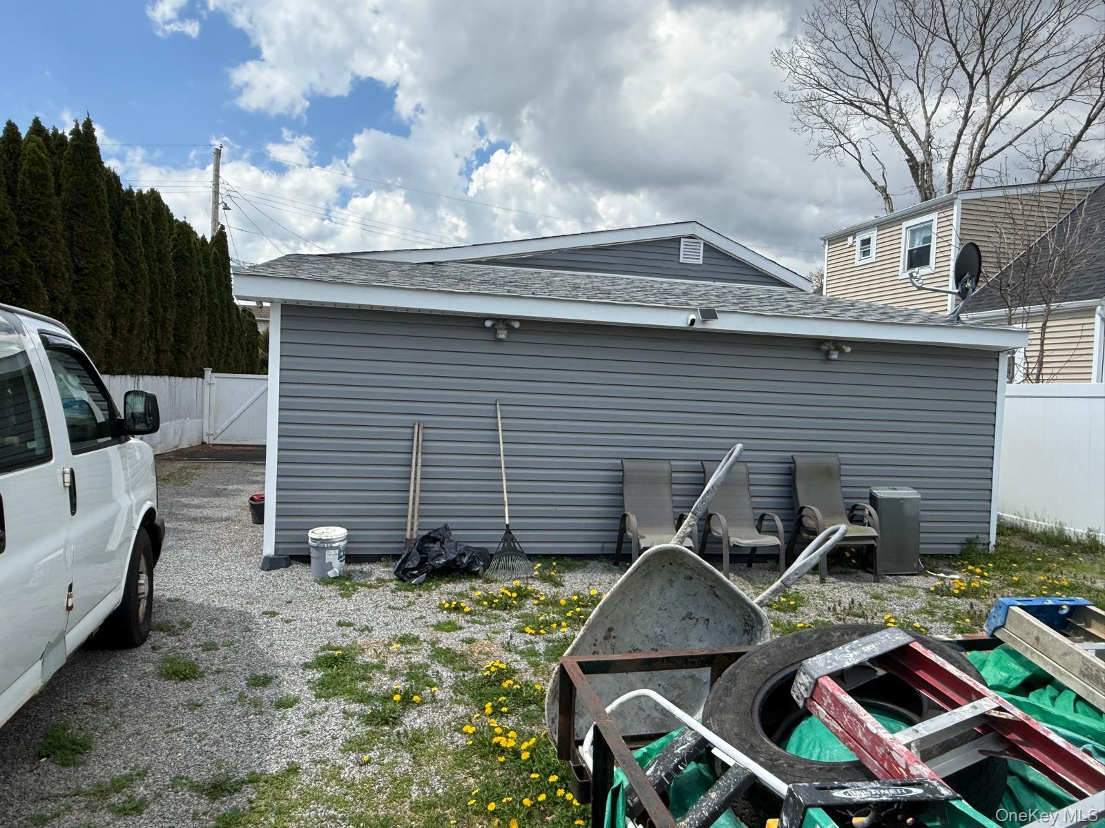 354 Beachview Street – For Sale photo 32