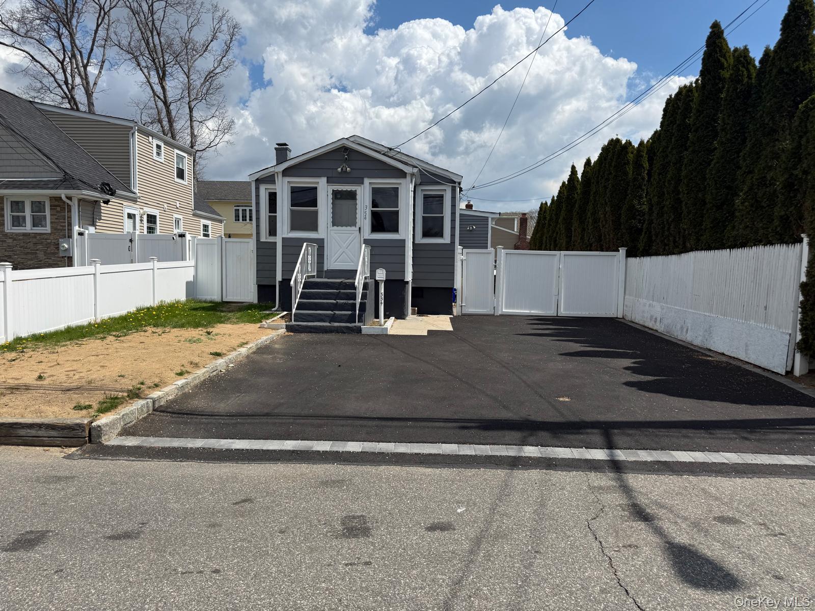 354 Beachview Street – For Sale
