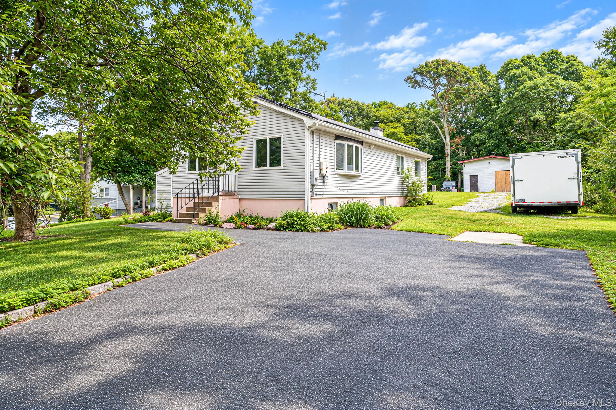 95 W Bartlett Road – For Sale