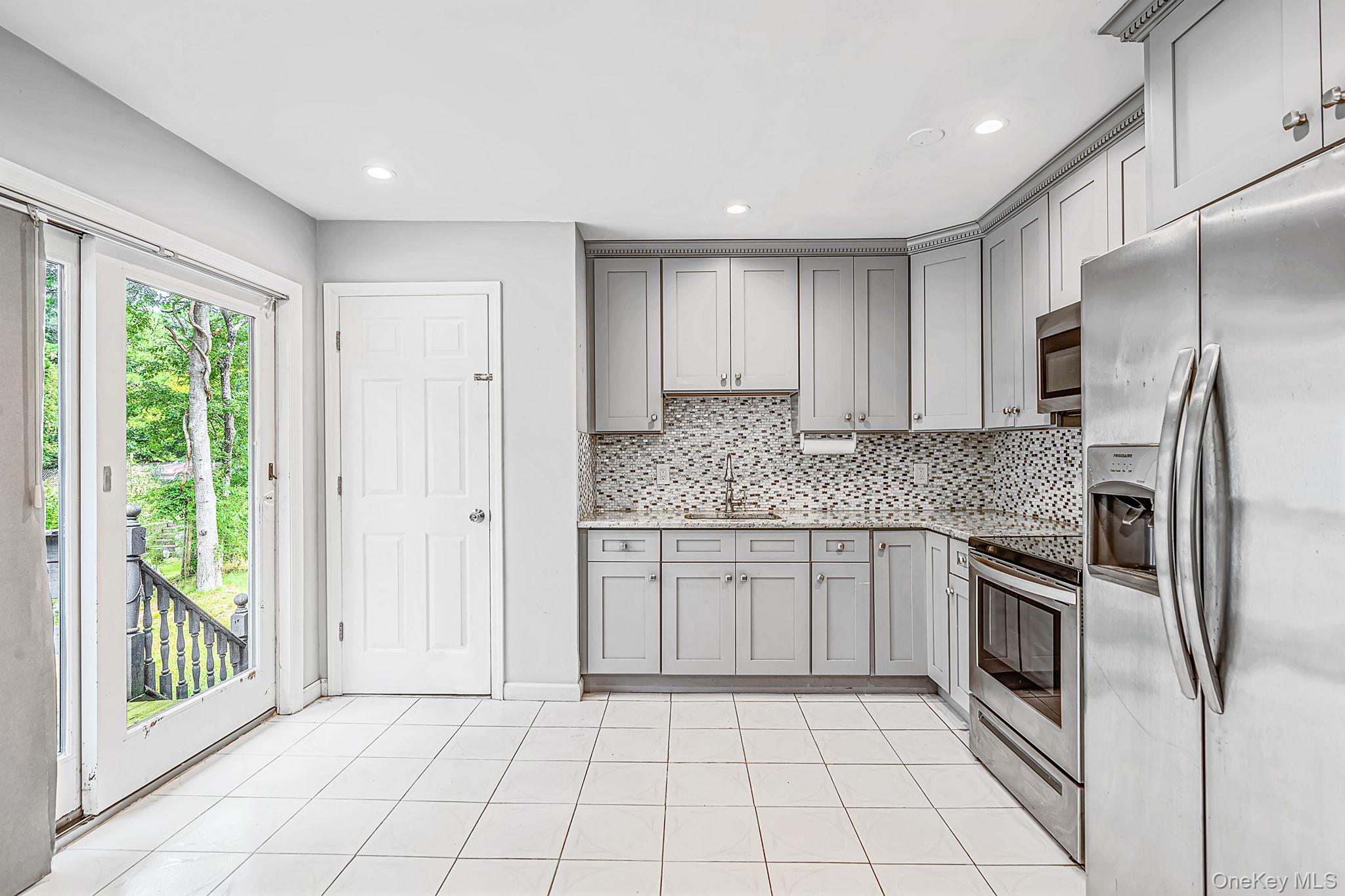 95 W Bartlett Road – For Sale photo 13