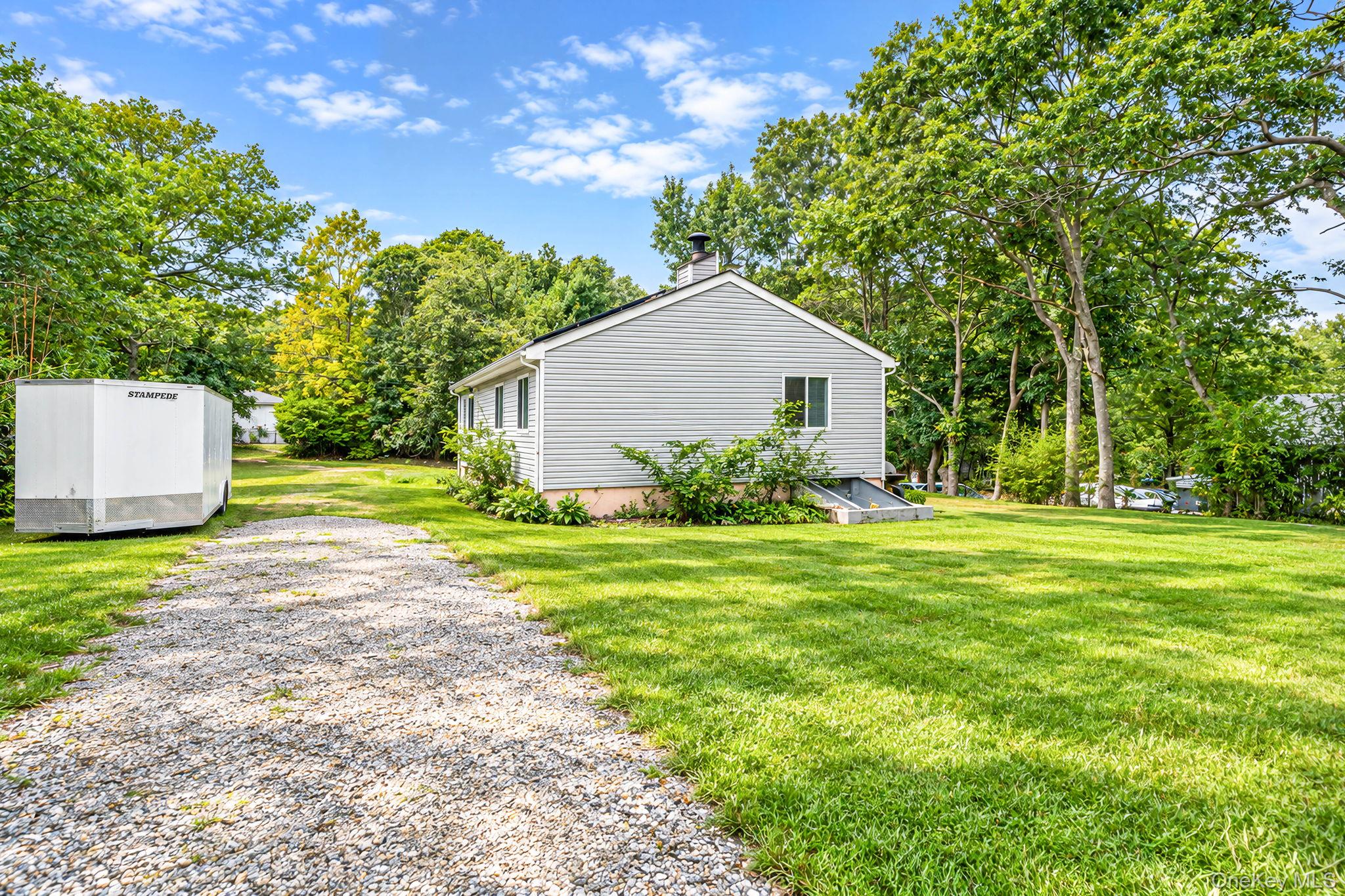 95 W Bartlett Road – For Sale photo 3