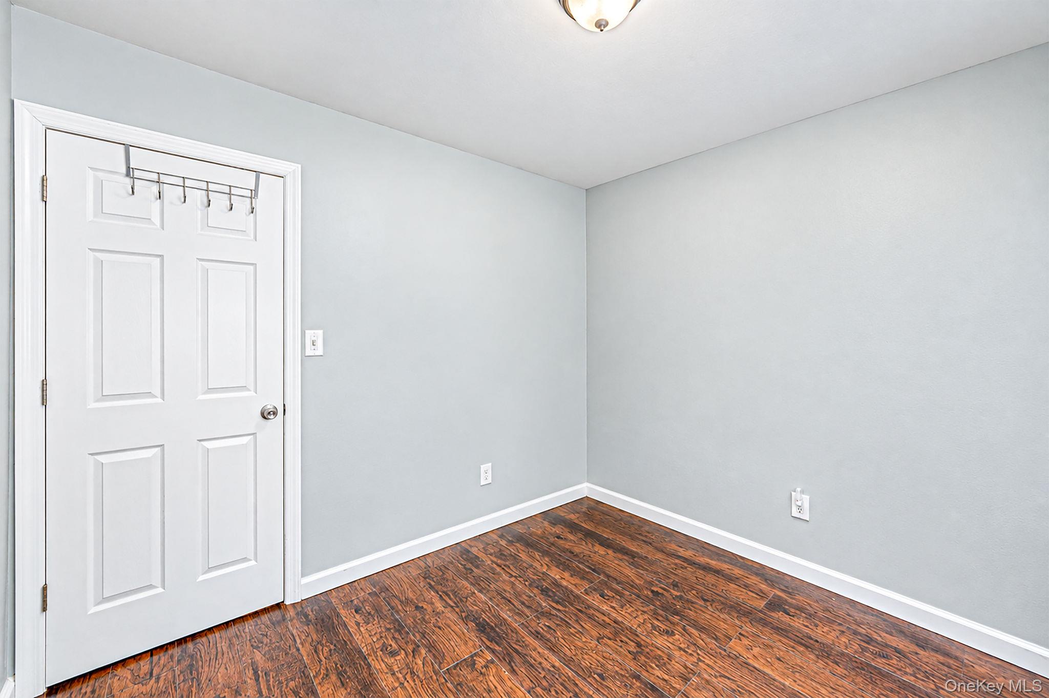 95 W Bartlett Road – For Sale photo 21