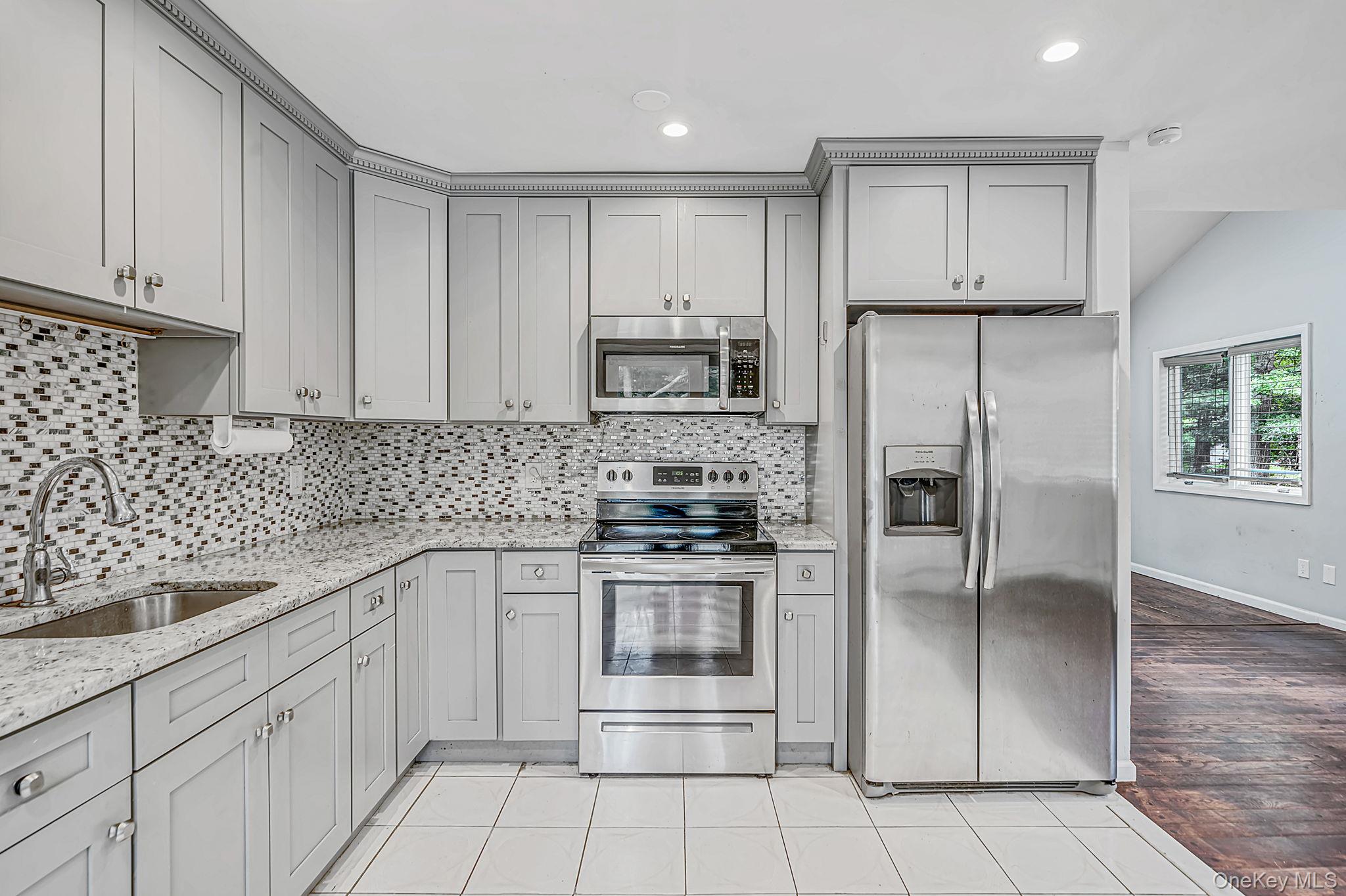 95 W Bartlett Road – For Sale photo 12