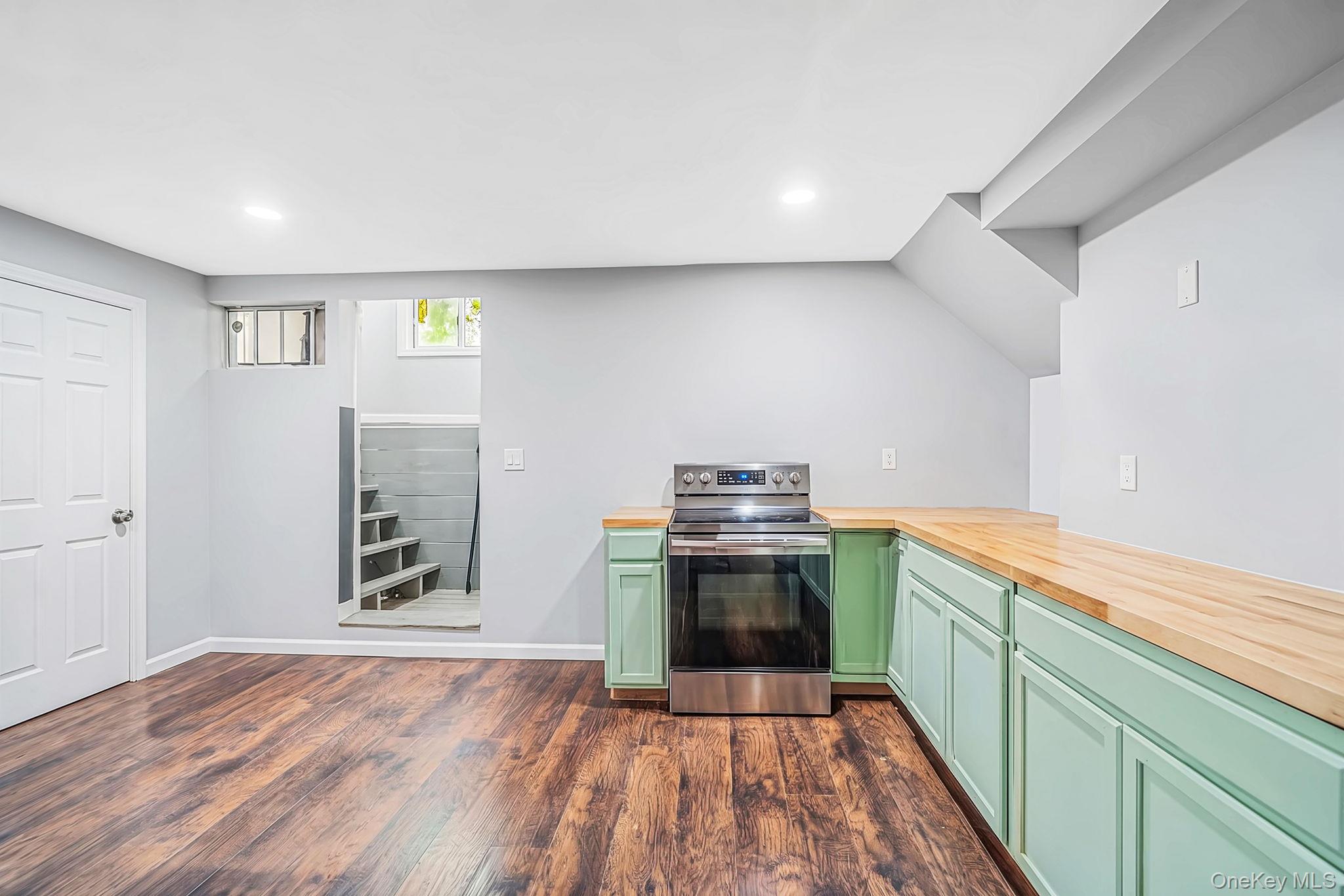 95 W Bartlett Road – For Sale photo 26