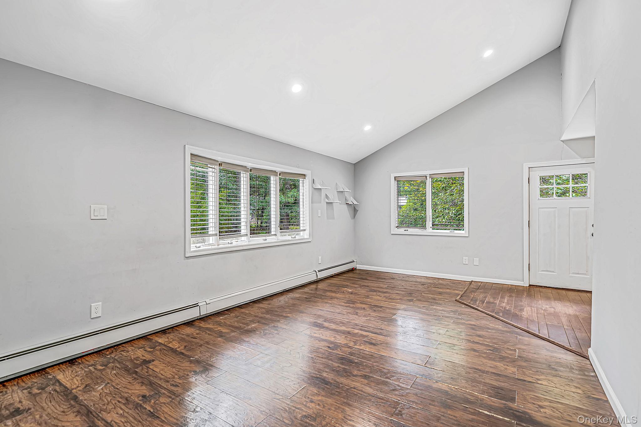95 W Bartlett Road – For Sale photo 11