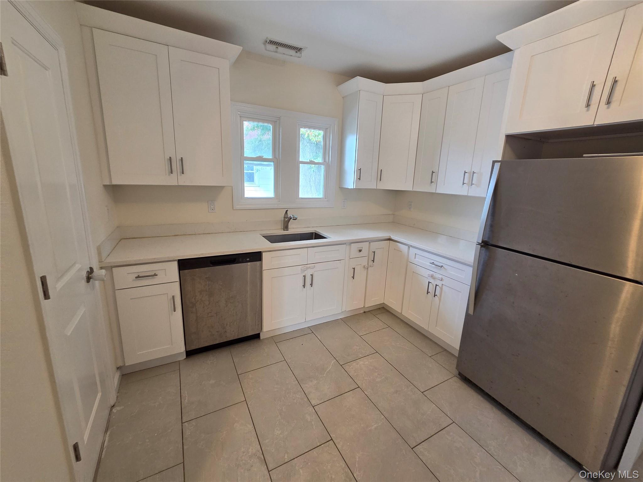 56 Riverdale Avenue, Unit 2 photo 8