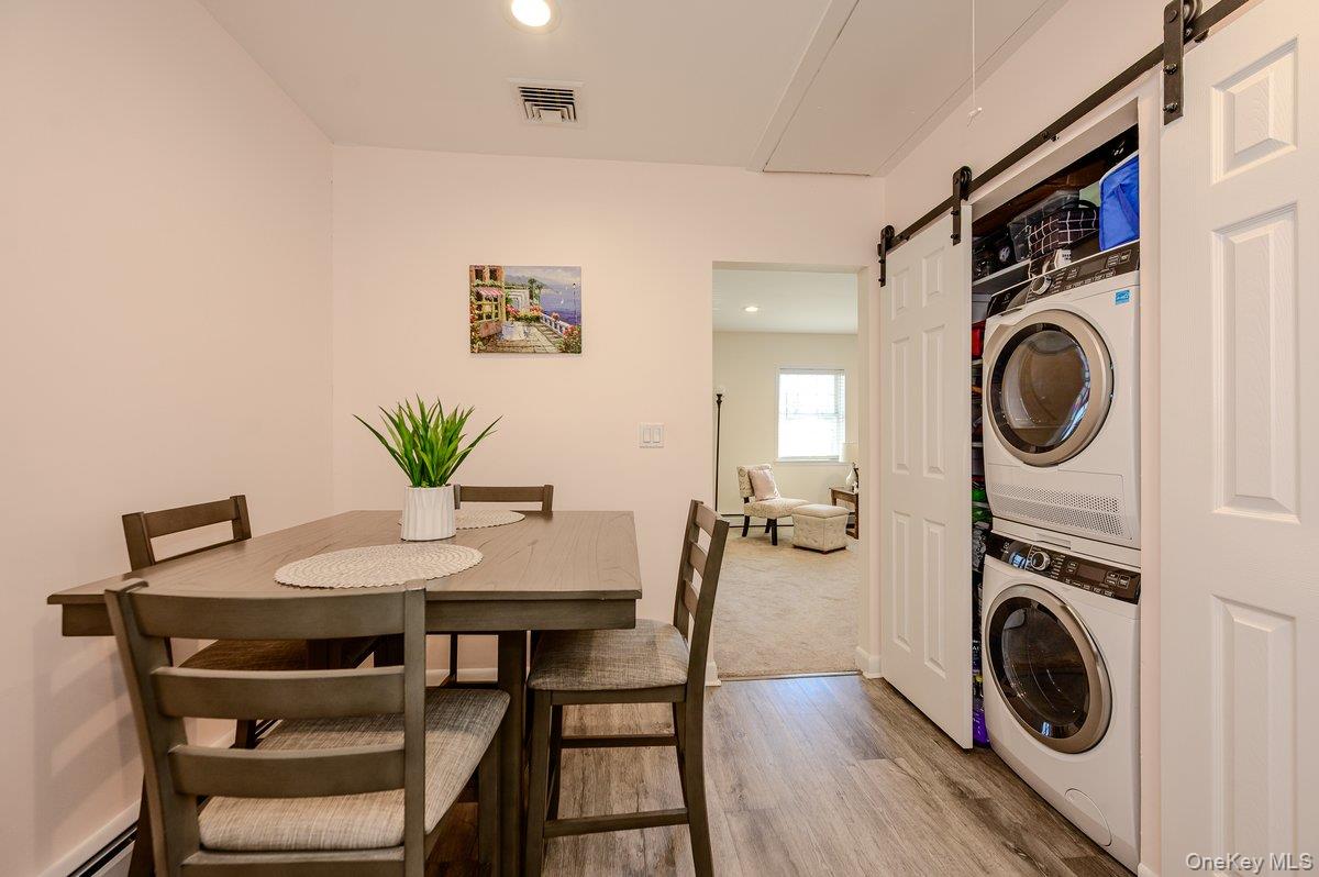 2549 Jerusalem Avenue, Unit 2R photo 6