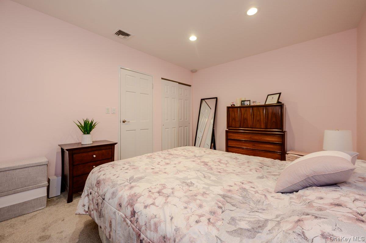 2549 Jerusalem Avenue, Unit 2R photo 8