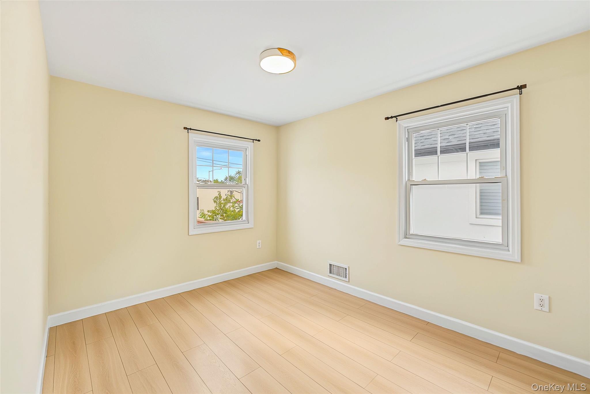 16363 20th Avenue – For Sale photo 12