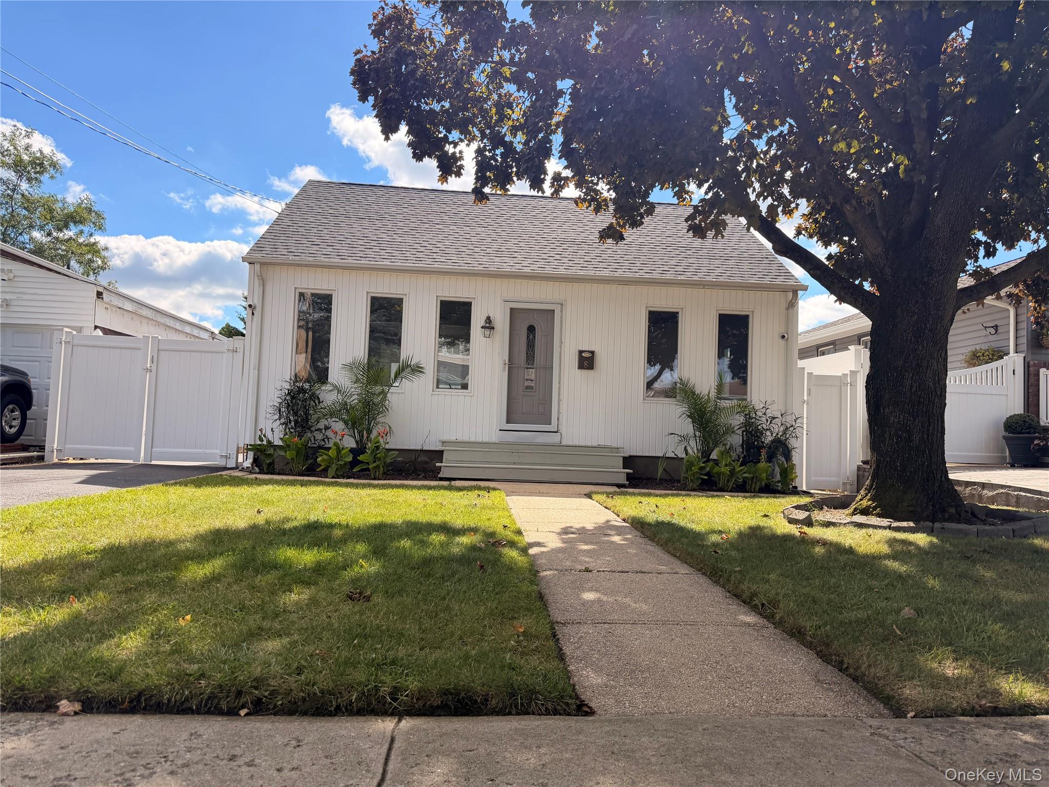 8 Michel Avenue – For Rent photo 3