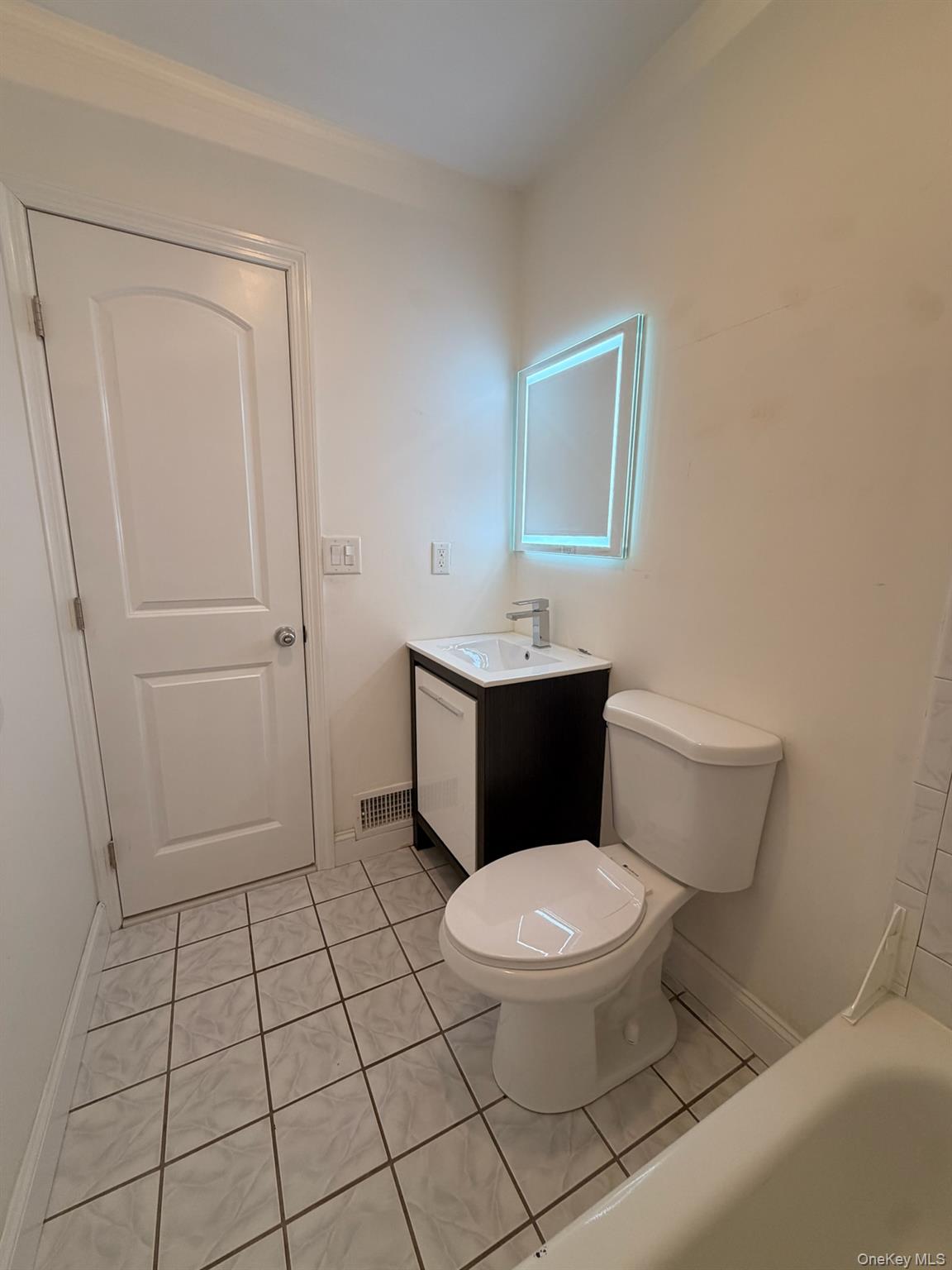 8 Michel Avenue – For Rent photo 10