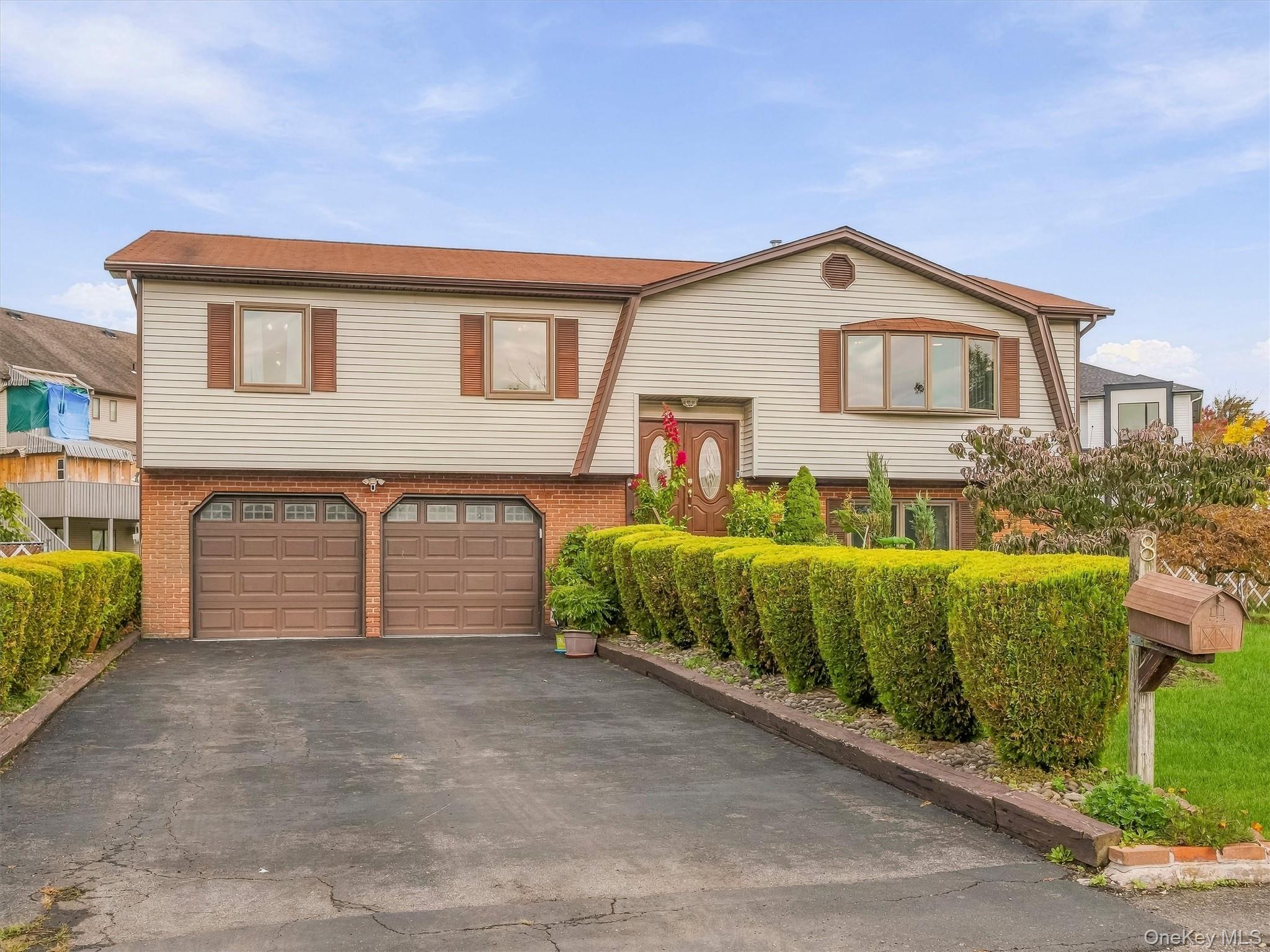 8 Carl Court – For Sale