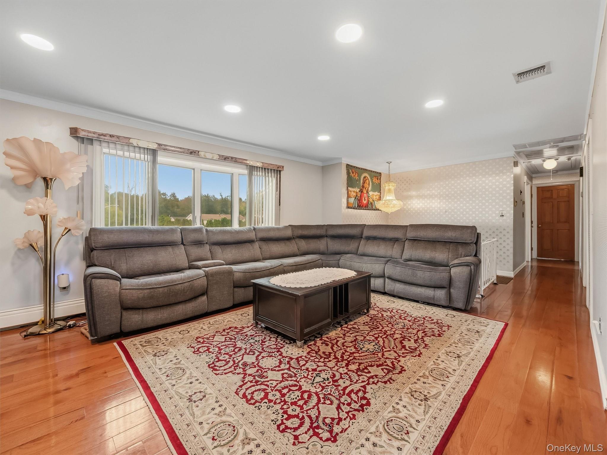 8 Carl Court – For Sale photo 6