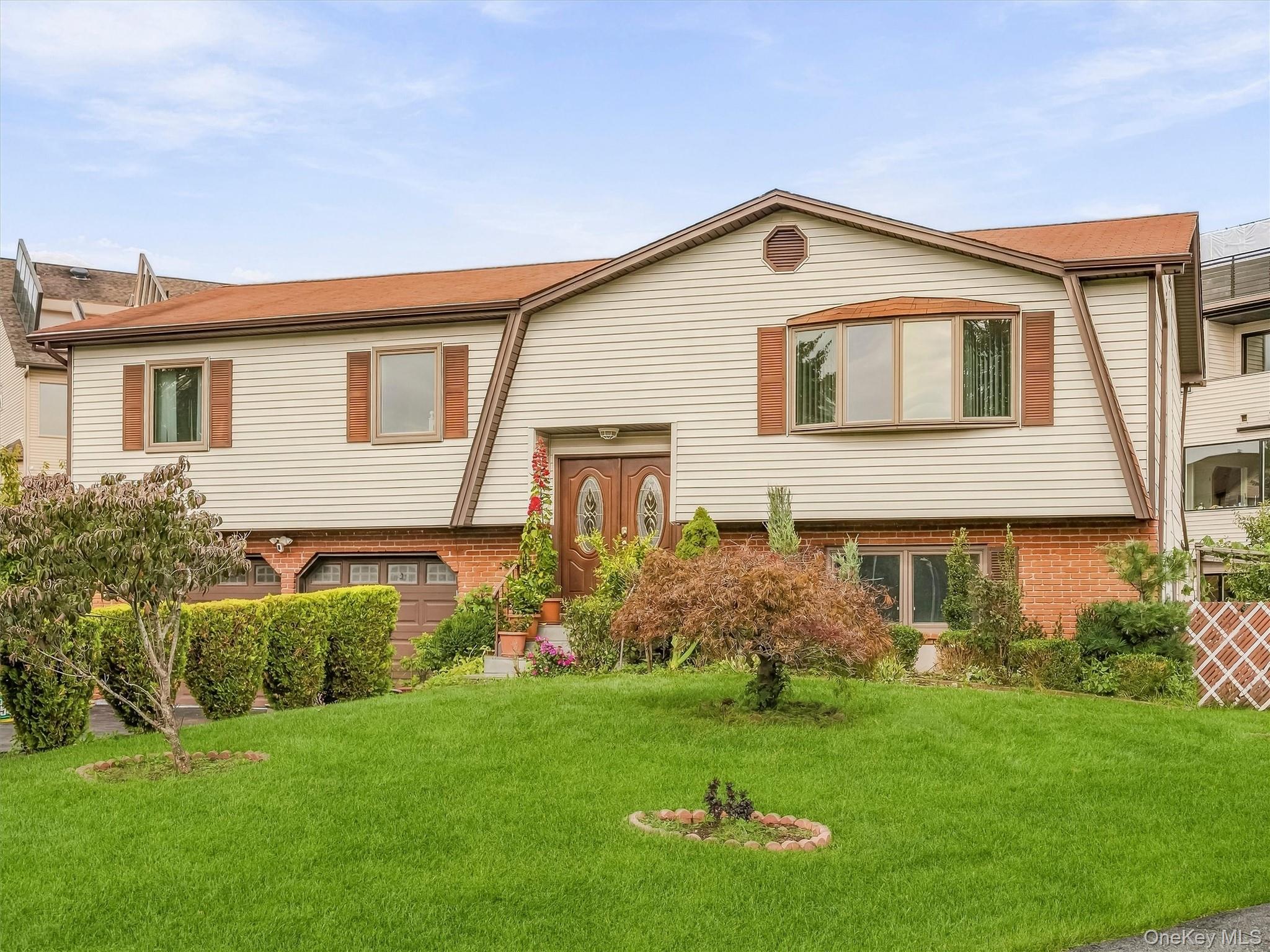 8 Carl Court – For Sale photo 2