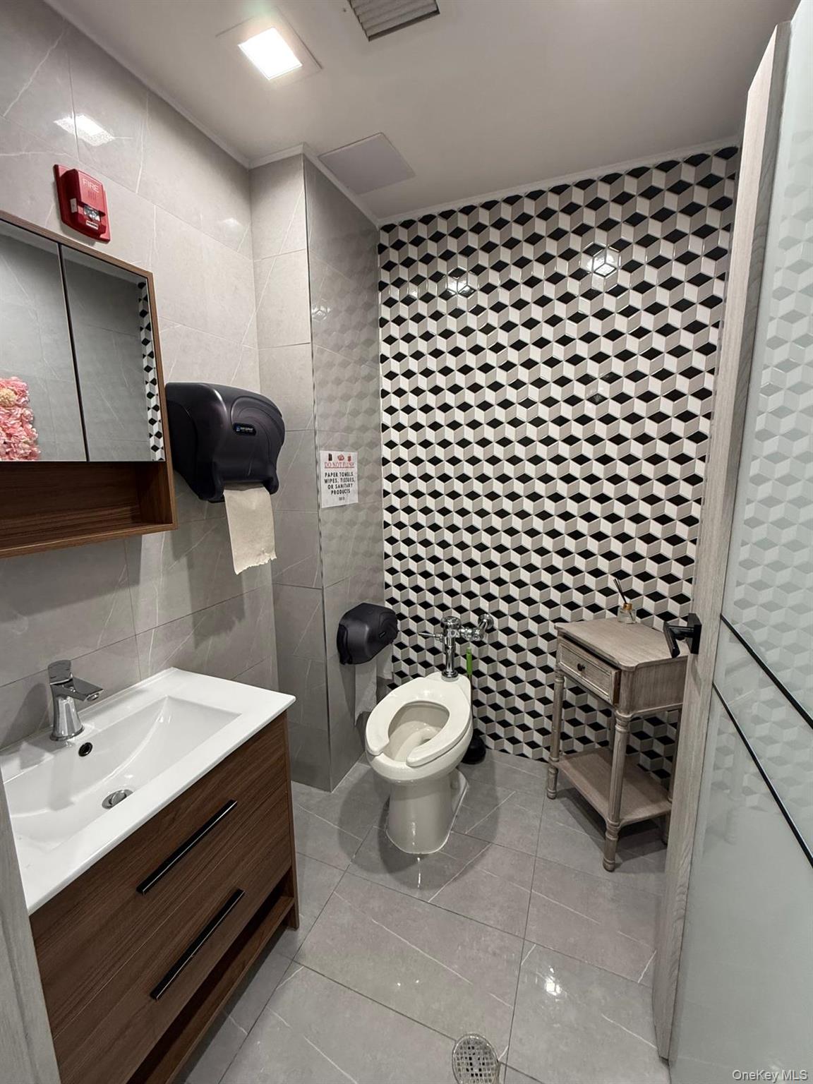 8015 188th Street, Unit 301 photo 10