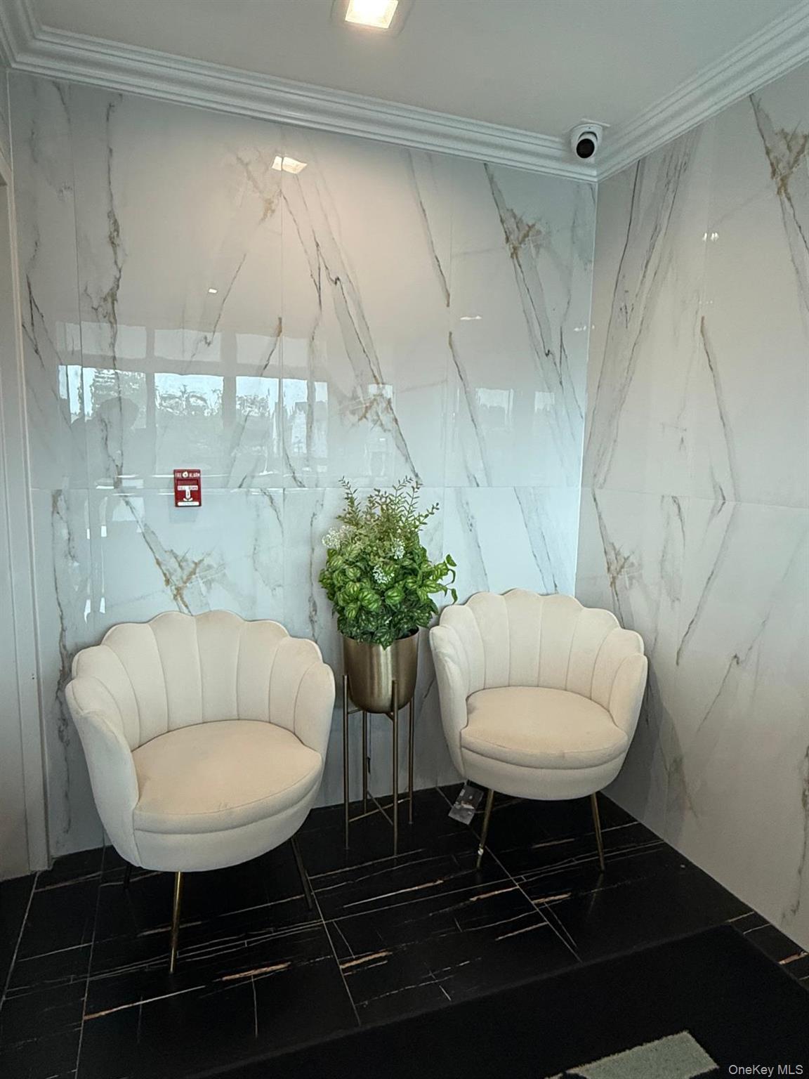 8015 188th Street, Unit 301 photo 4