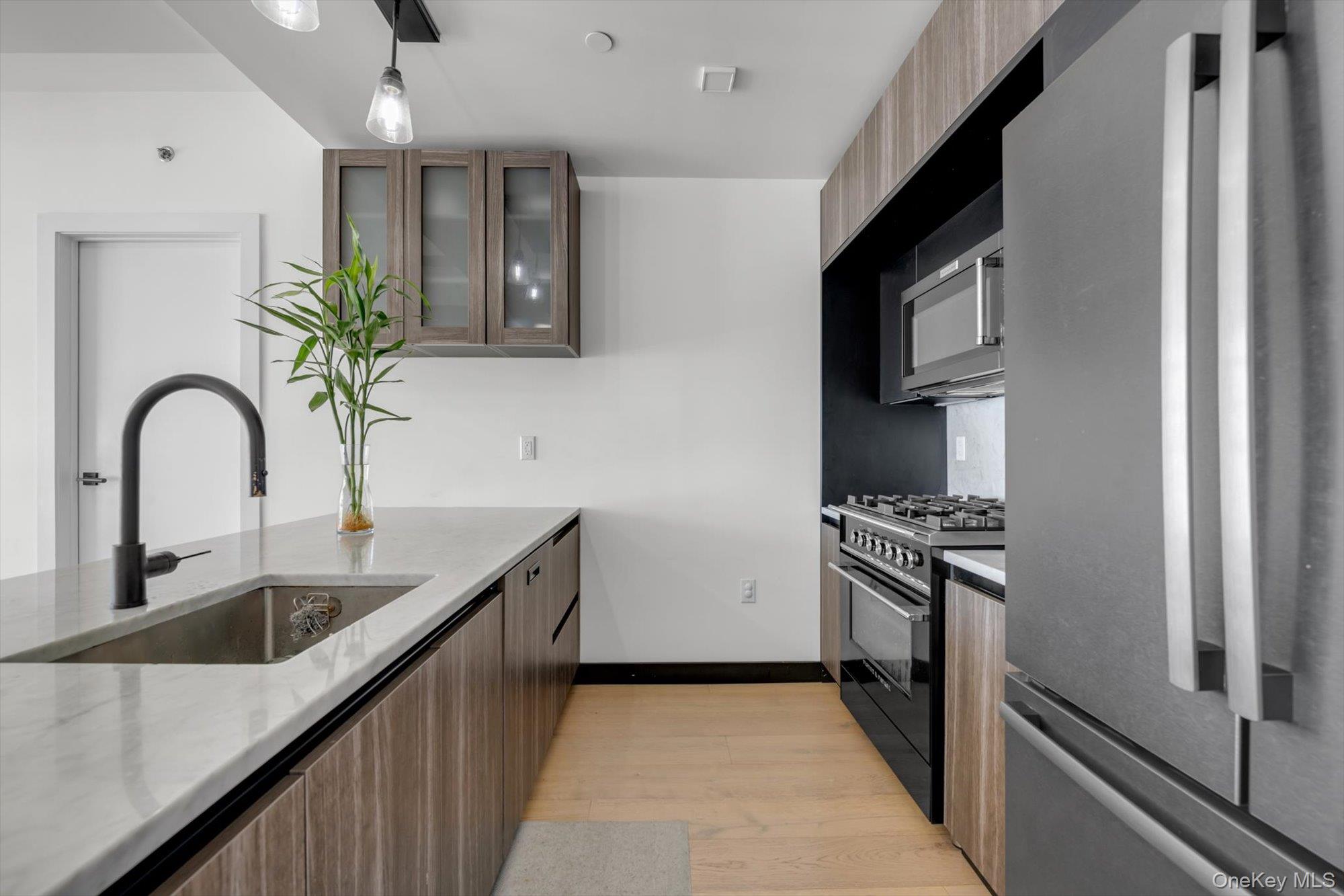 5-33 48th Avenue, Unit 6A photo 6