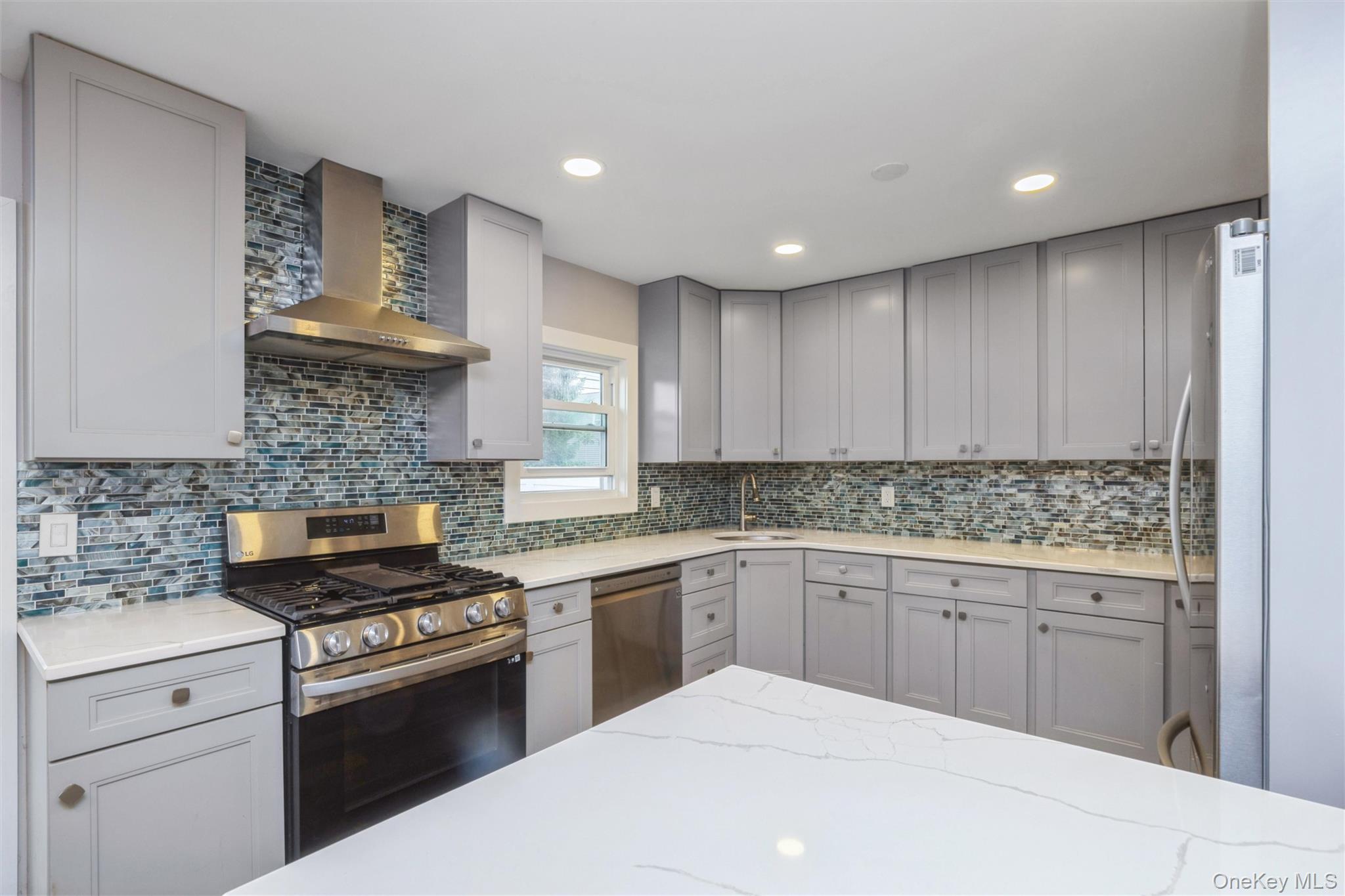 31 E June Street – For Sale photo 8