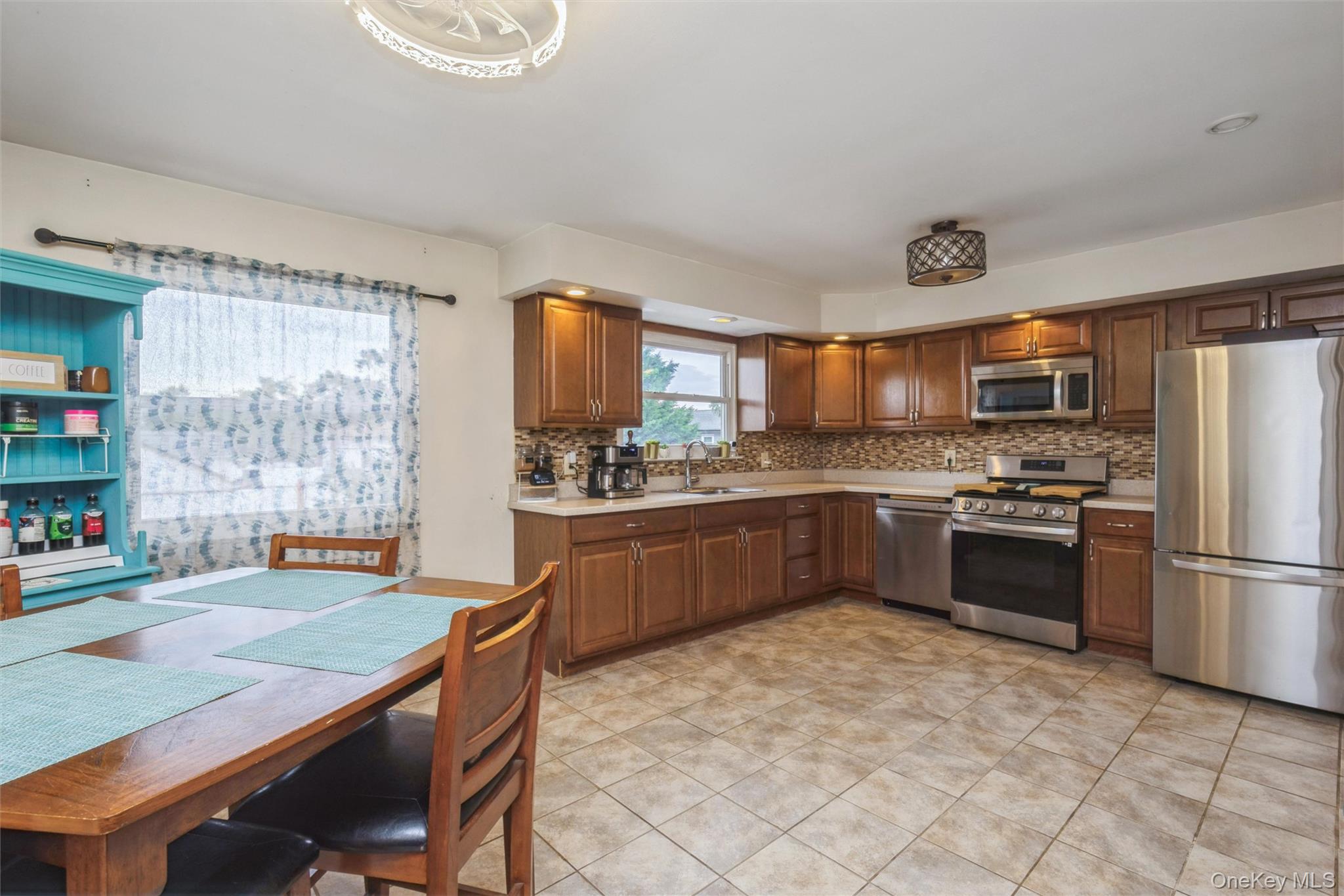 31 E June Street – For Sale photo 18