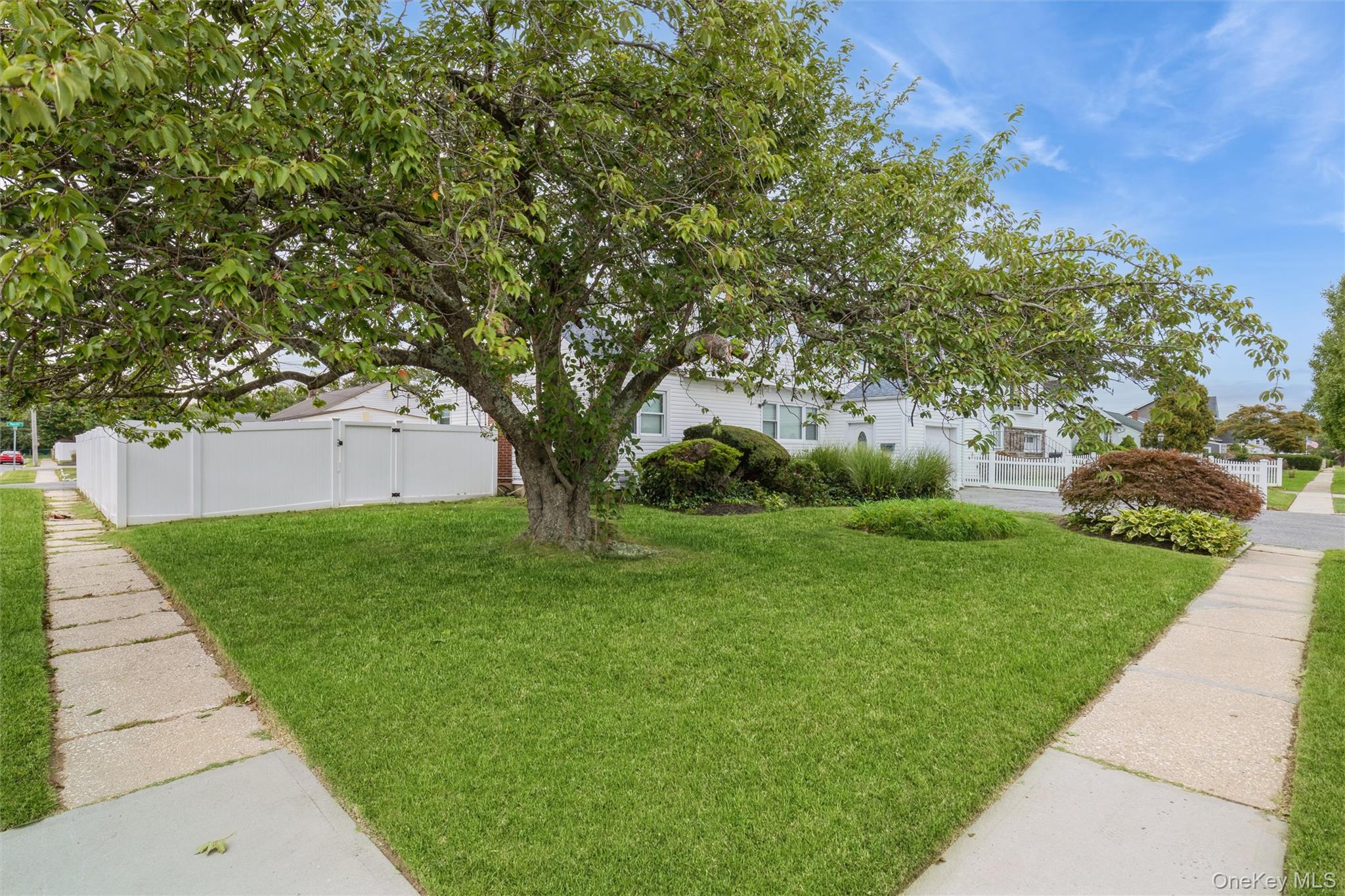 31 E June Street – For Sale photo 4