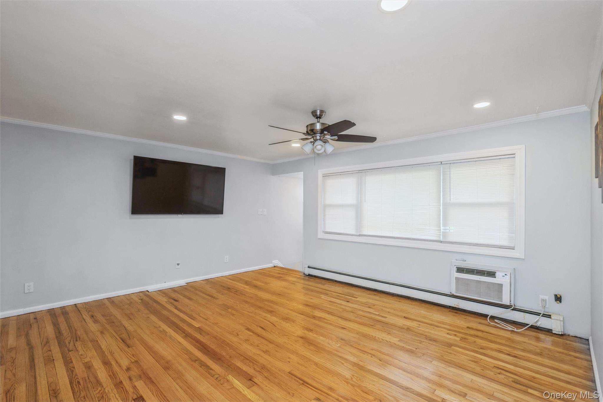 31 E June Street – For Sale photo 11