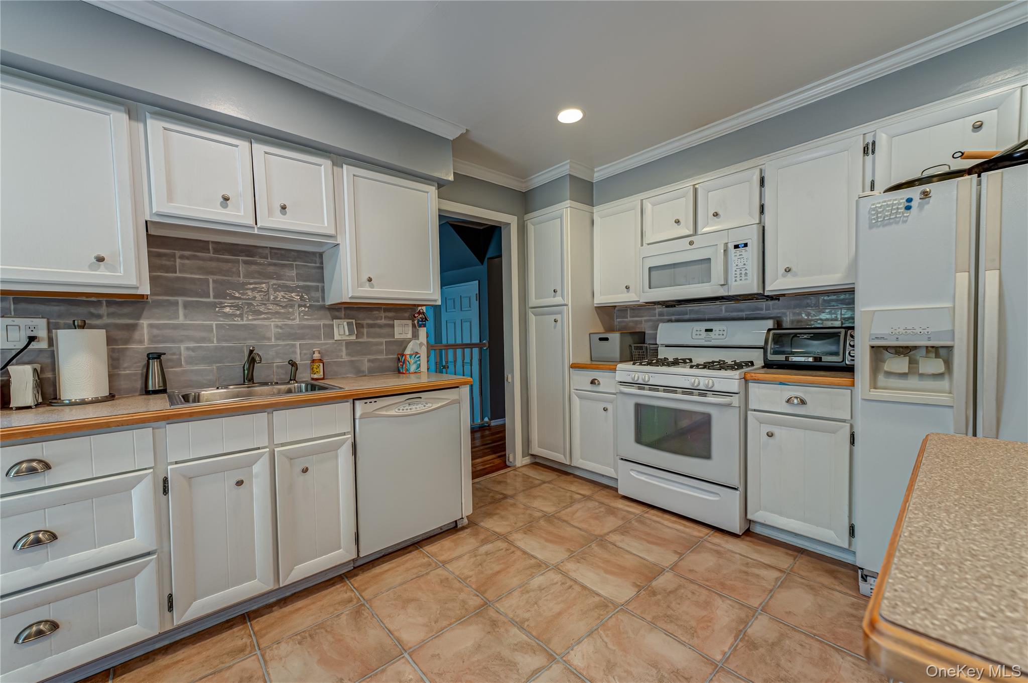 20 Evon Drive SW – For Sale photo 8