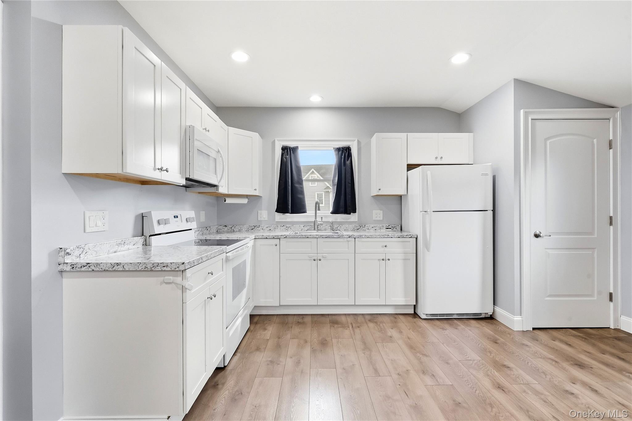 248 Bayview Avenue – For Rent photo 7