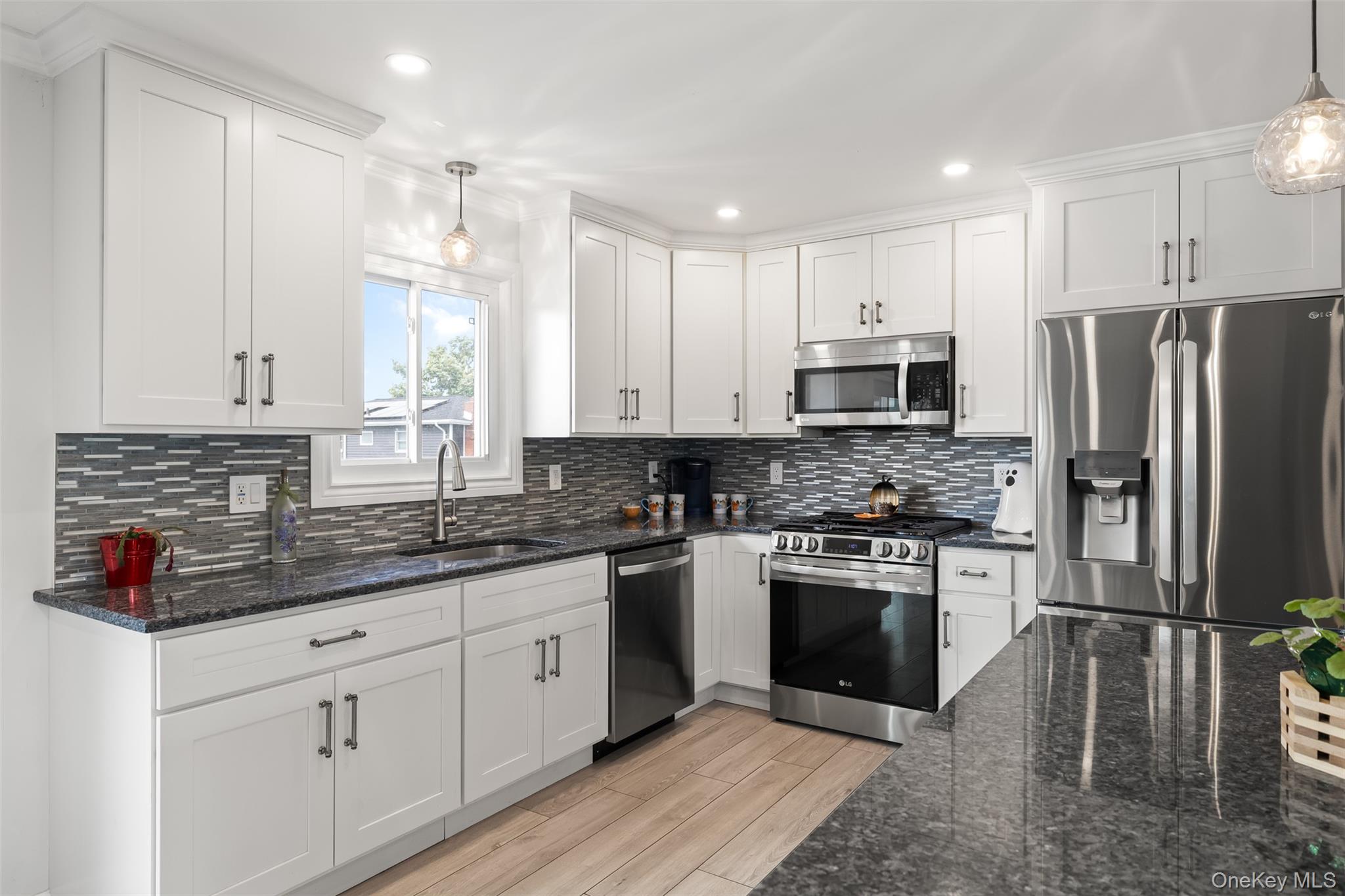 121 W Lake Drive – For Sale photo 9