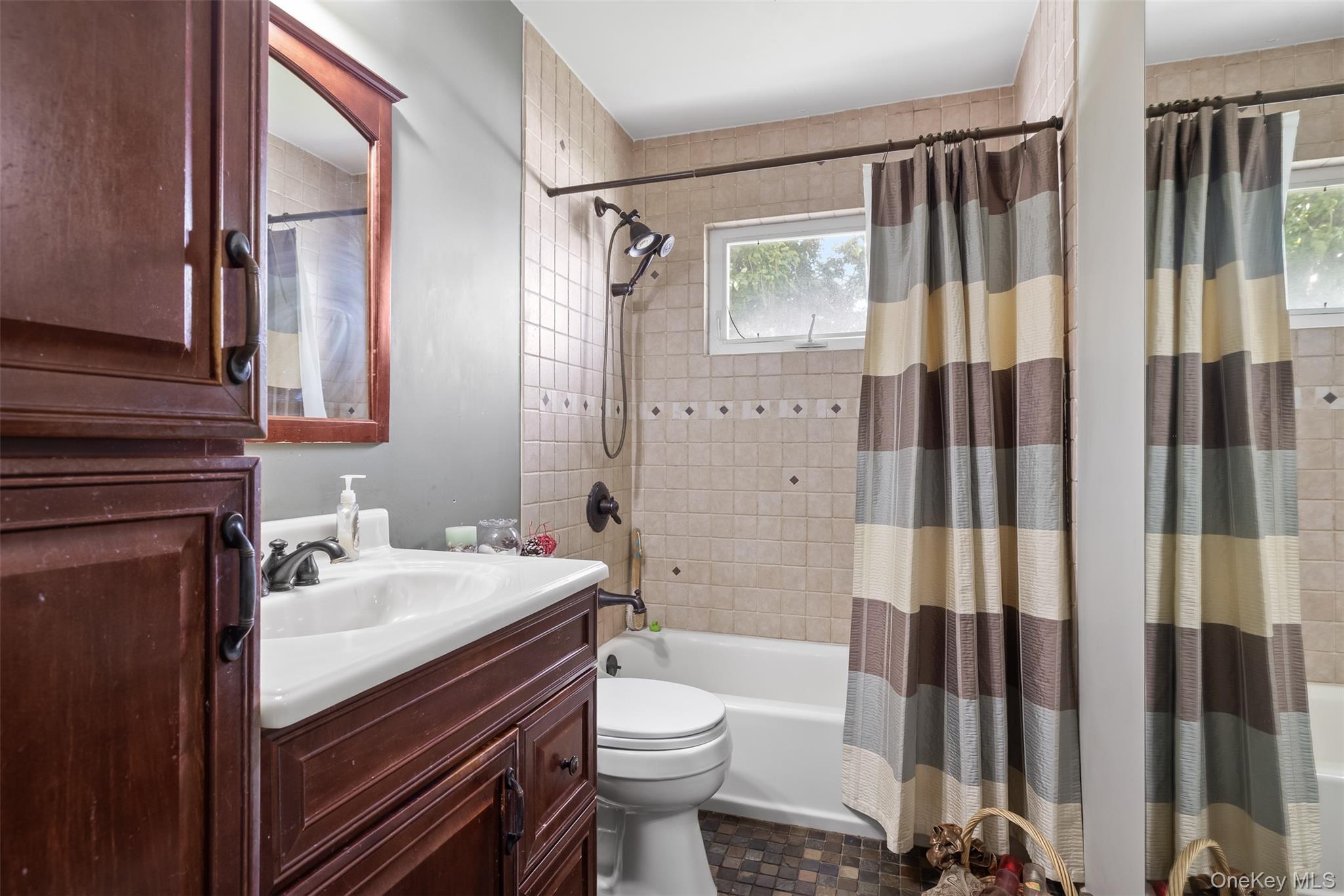 121 W Lake Drive – For Sale photo 18