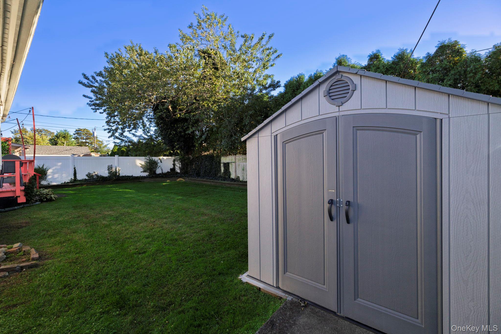2066 Seaford Avenue – For Sale photo 31