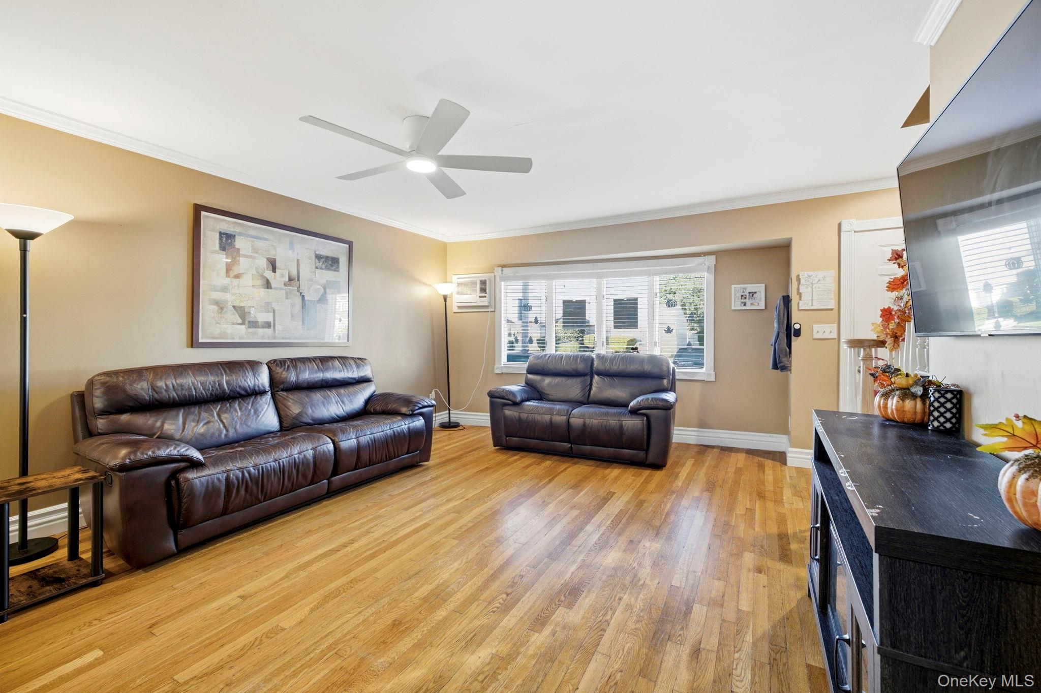 2066 Seaford Avenue – For Sale photo 7