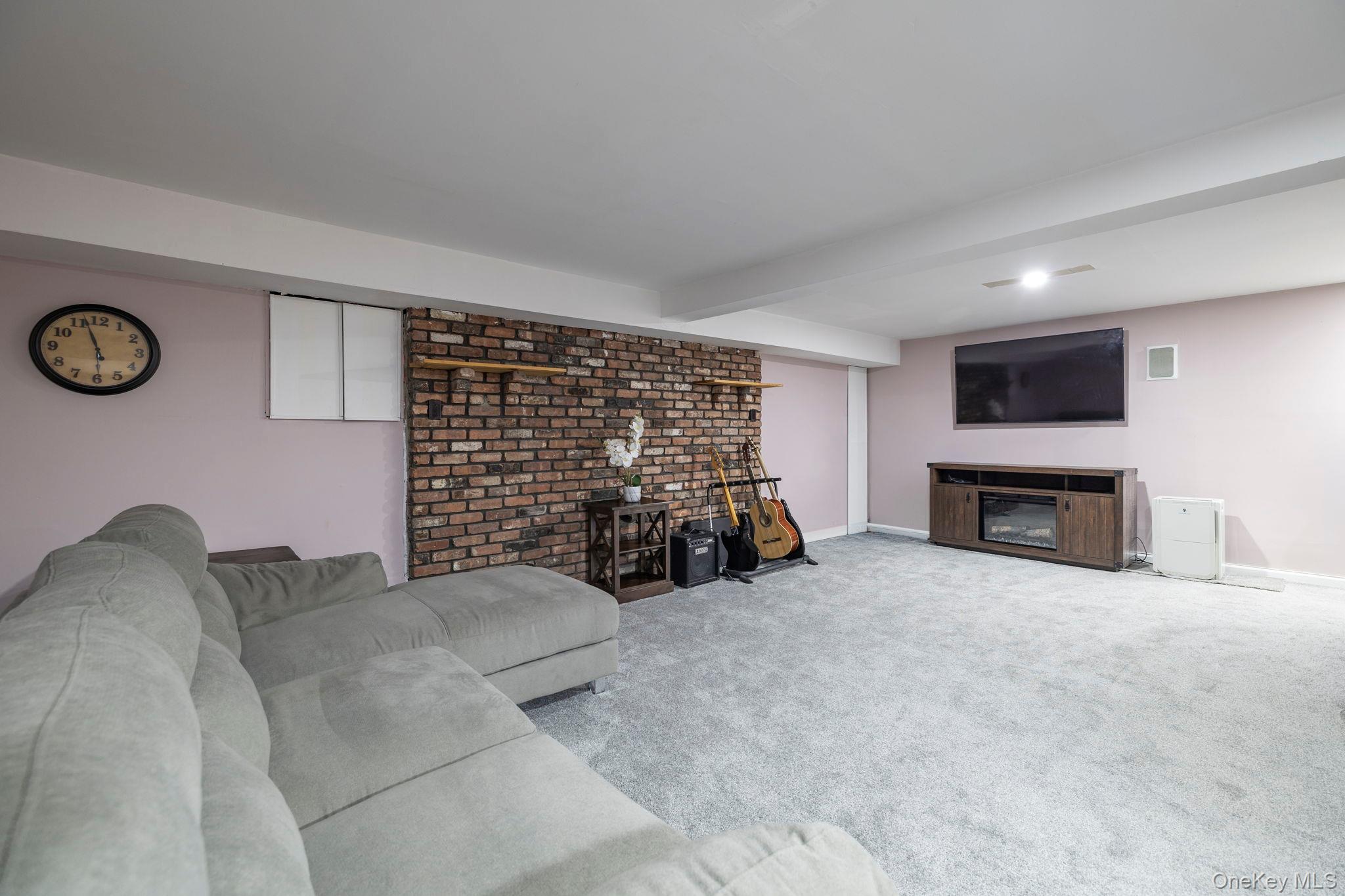 2066 Seaford Avenue – For Sale photo 24