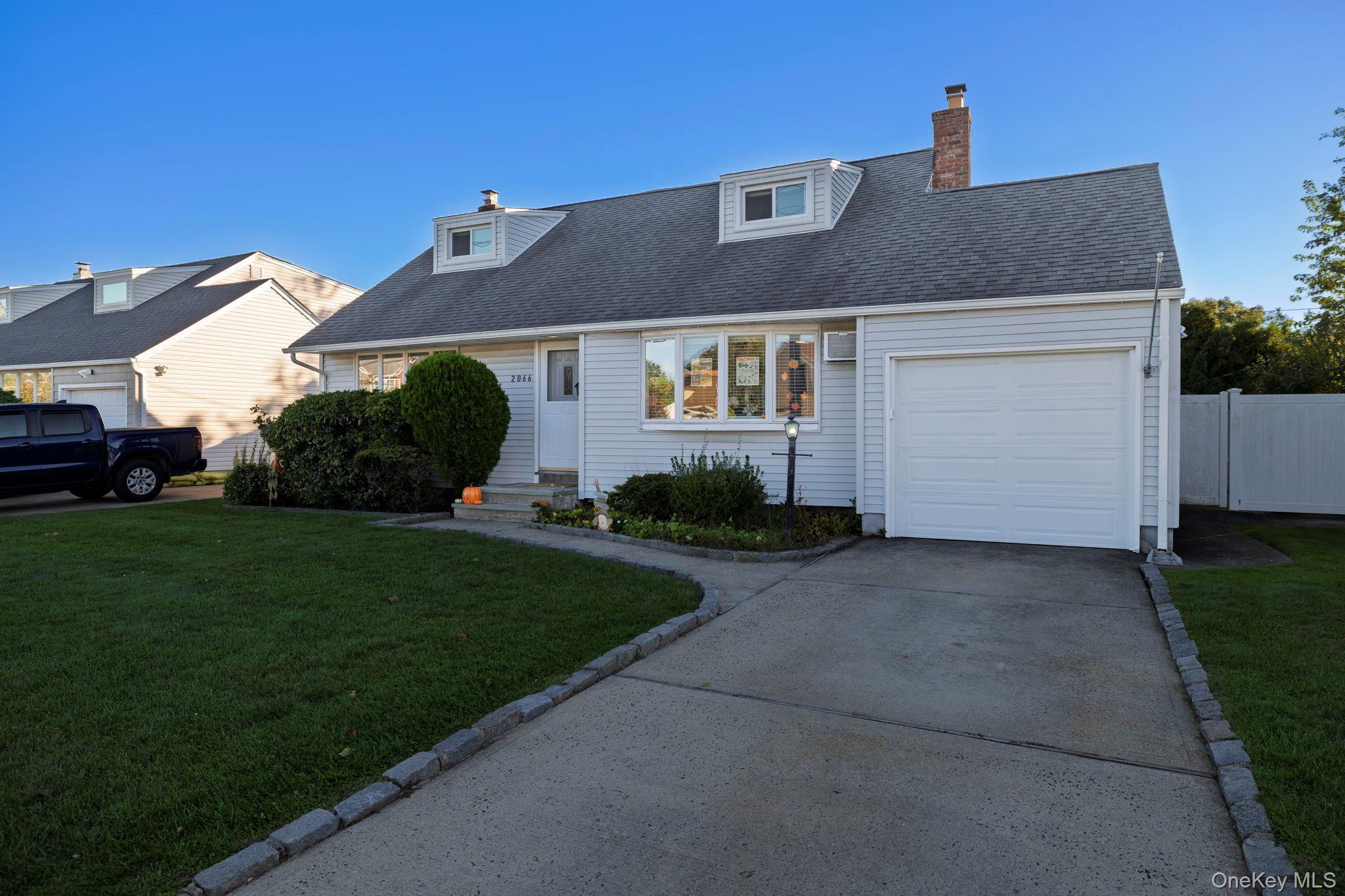 2066 Seaford Avenue – For Sale photo 4