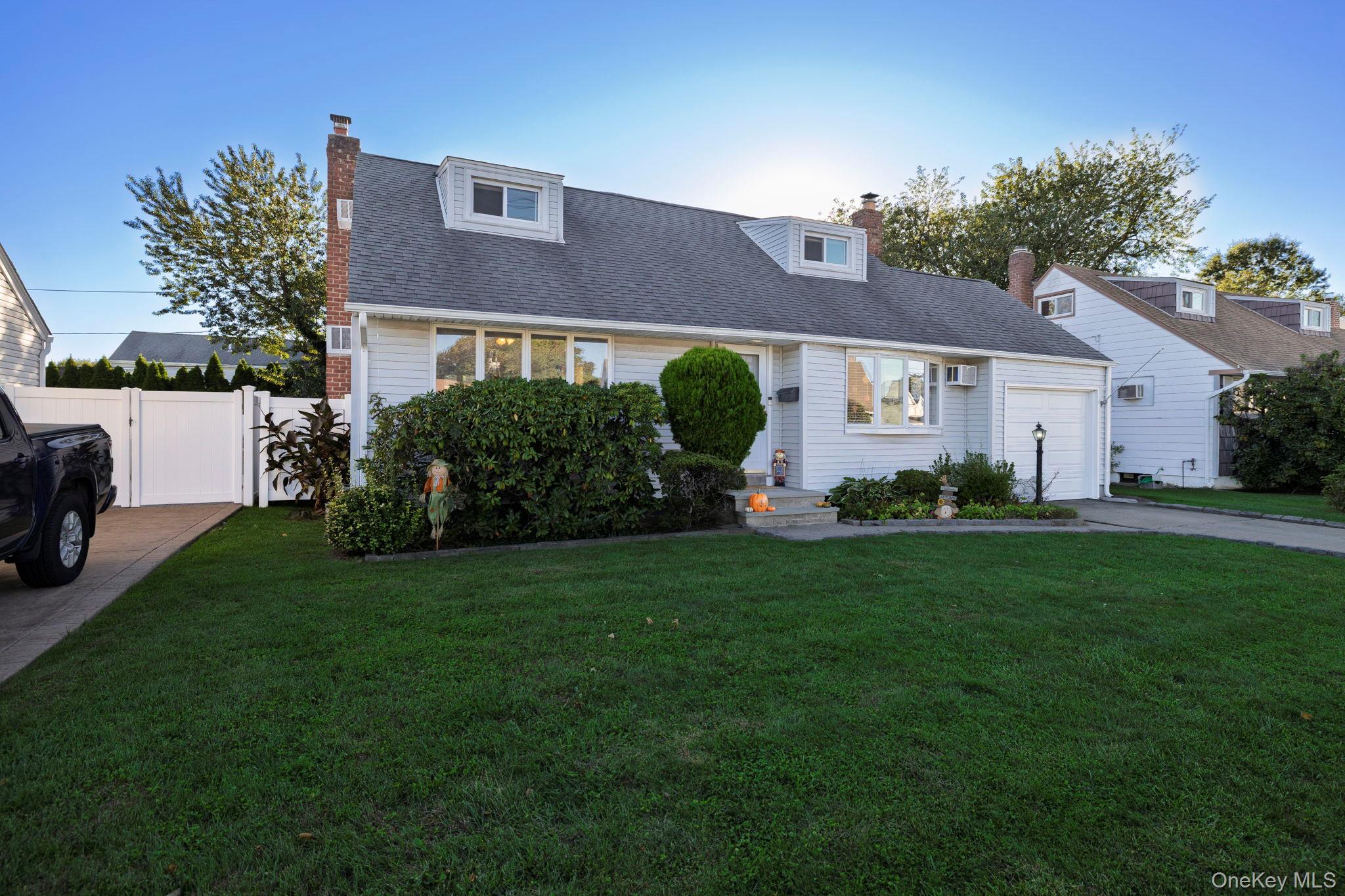 2066 Seaford Avenue – For Sale photo 5