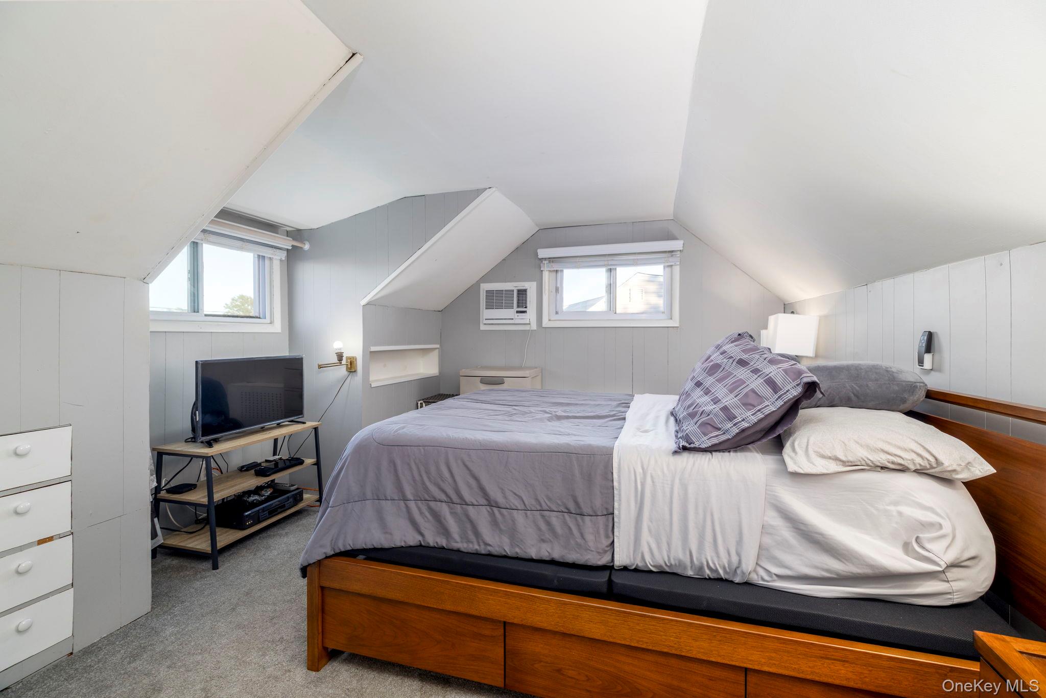 2066 Seaford Avenue – For Sale photo 22